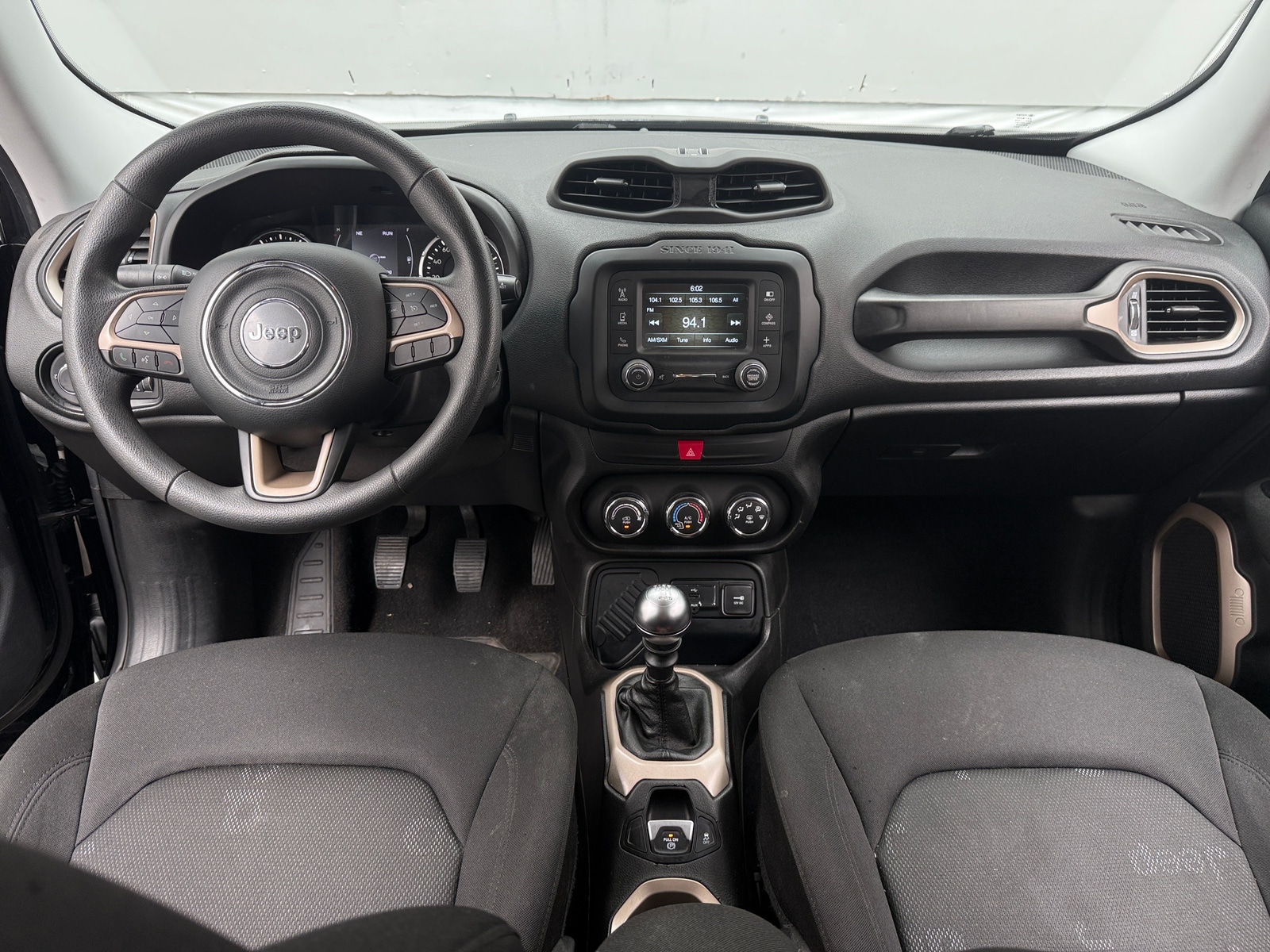 Thumbnail: 2017 Jeep Renegade - 3