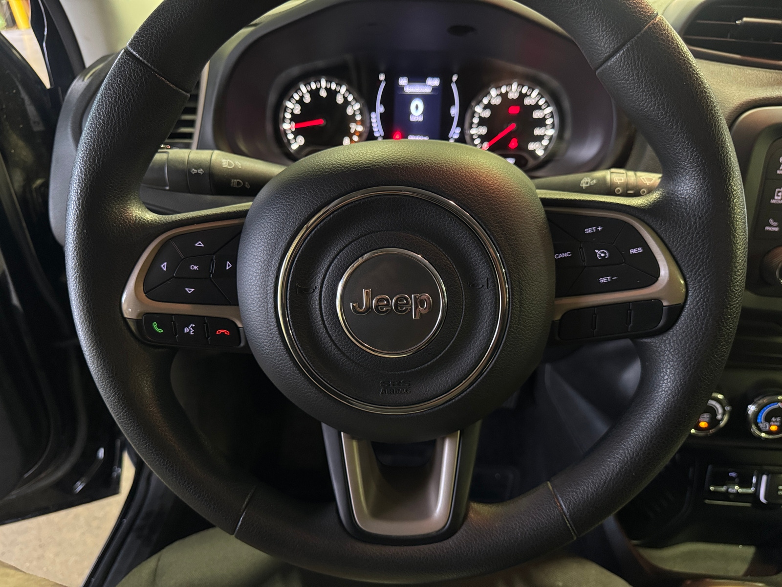 Thumbnail: 2017 Jeep Renegade - 5