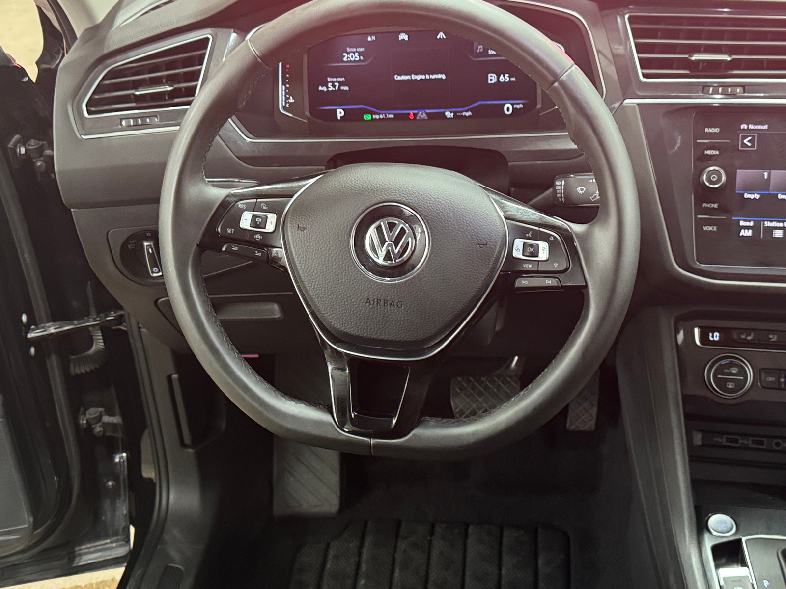 Thumbnail: 2020 Volkswagen Tiguan - 4
