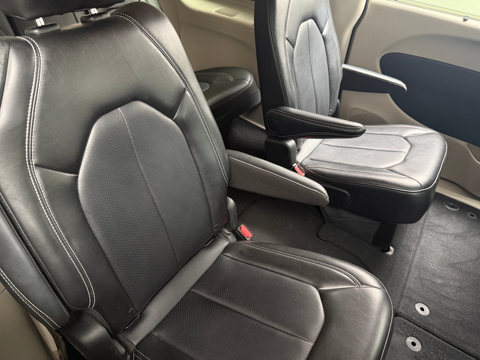 Thumbnail: 2024 Chrysler Pacifica - 5