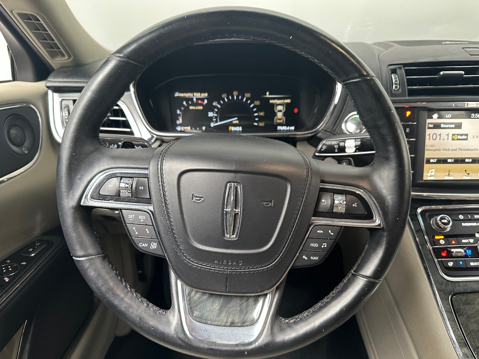 Thumbnail: 2018 Lincoln Continental - 4
