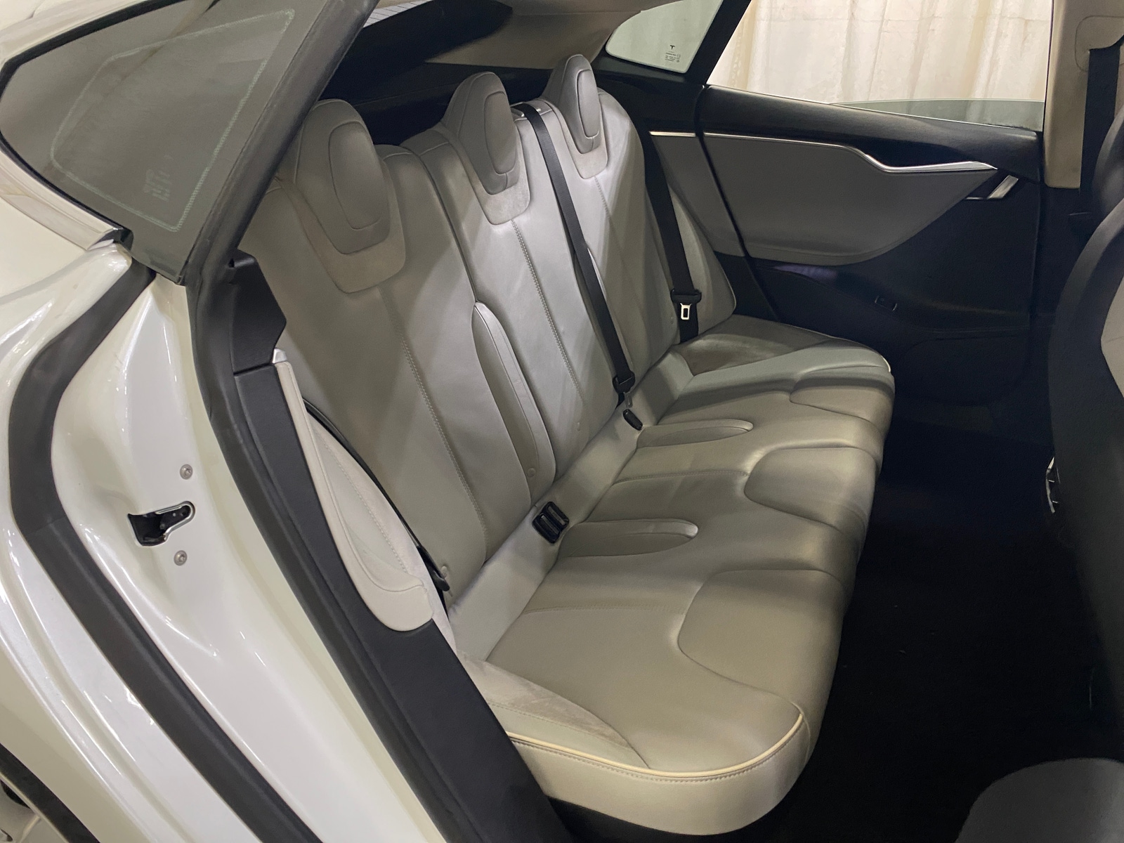 Thumbnail: 2014 Tesla Model S - 5