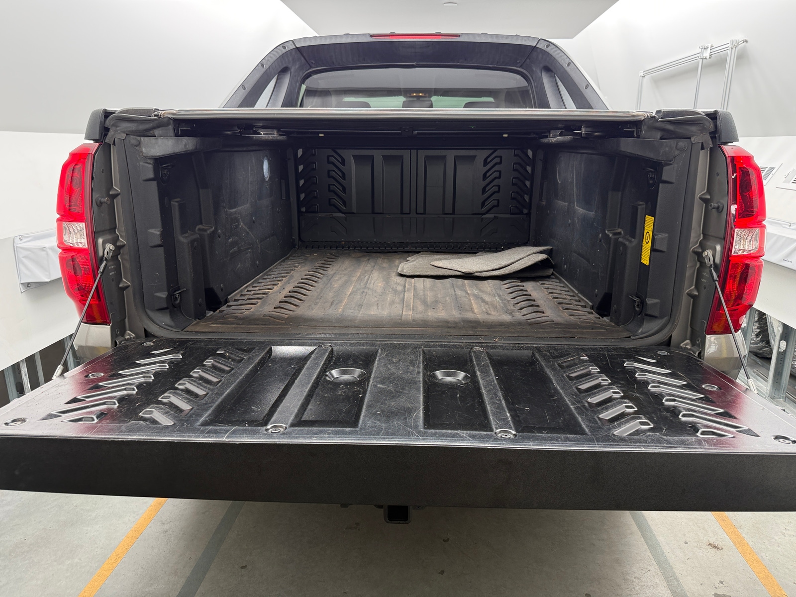 Thumbnail: 2012 Chevrolet Avalanche 1500 - 7