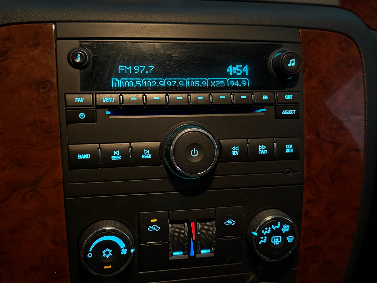 Thumbnail: 2012 Chevrolet Avalanche 1500 - 4