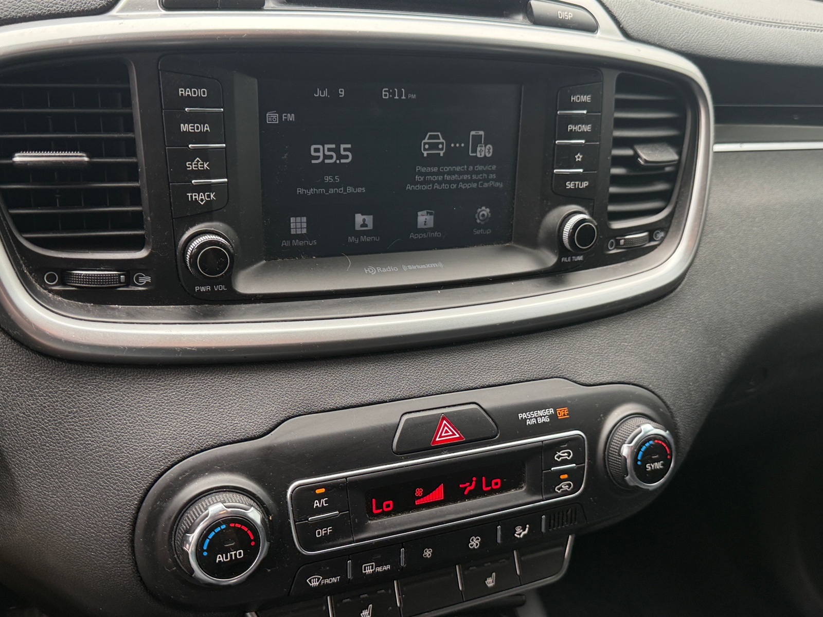 Thumbnail: 2019 Kia Sorento - 4