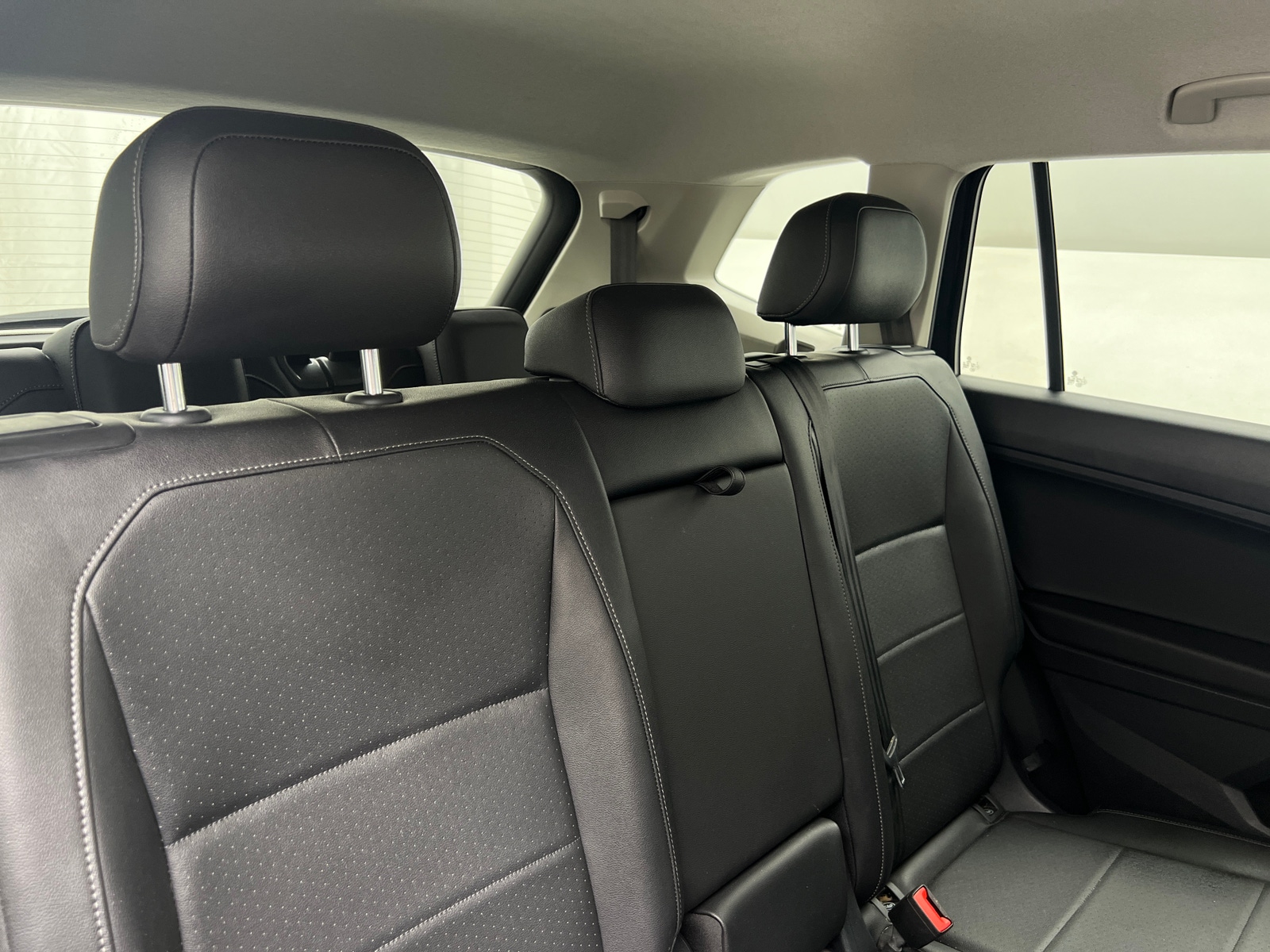Thumbnail: 2020 Volkswagen Tiguan - 5
