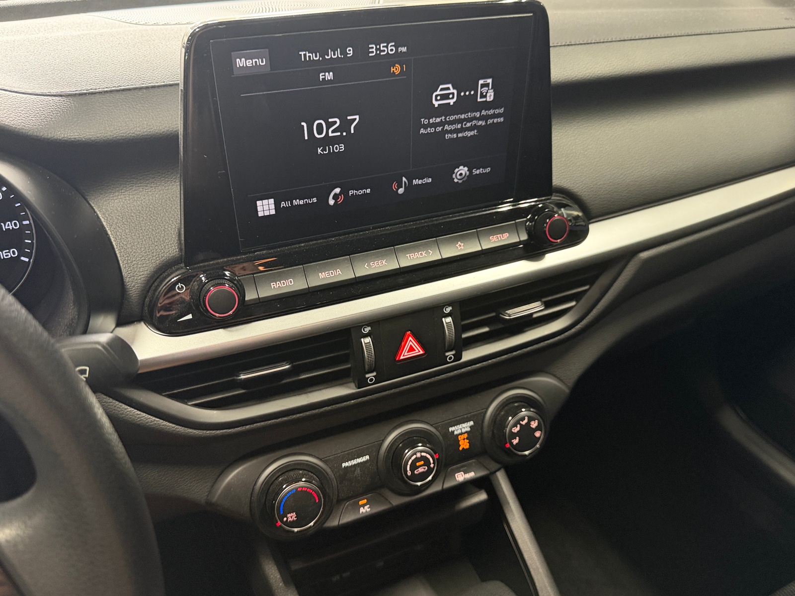 Thumbnail: 2024 Kia Forte - 4
