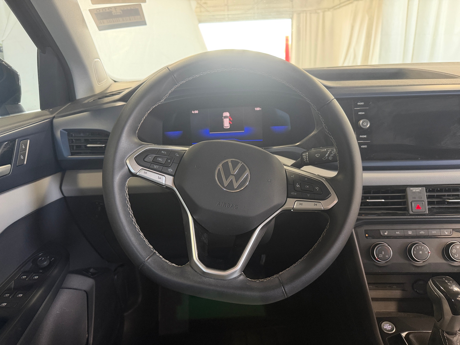 Thumbnail: 2022 Volkswagen Taos - 5