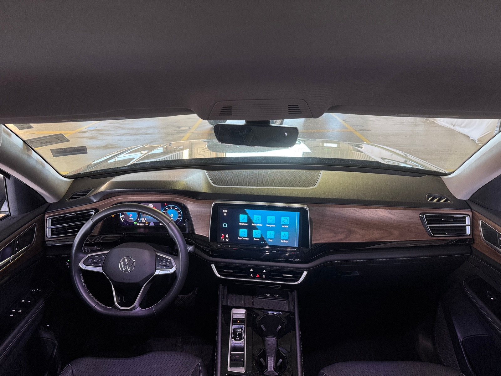 Thumbnail: 2026 Volkswagen Atlas - 2
