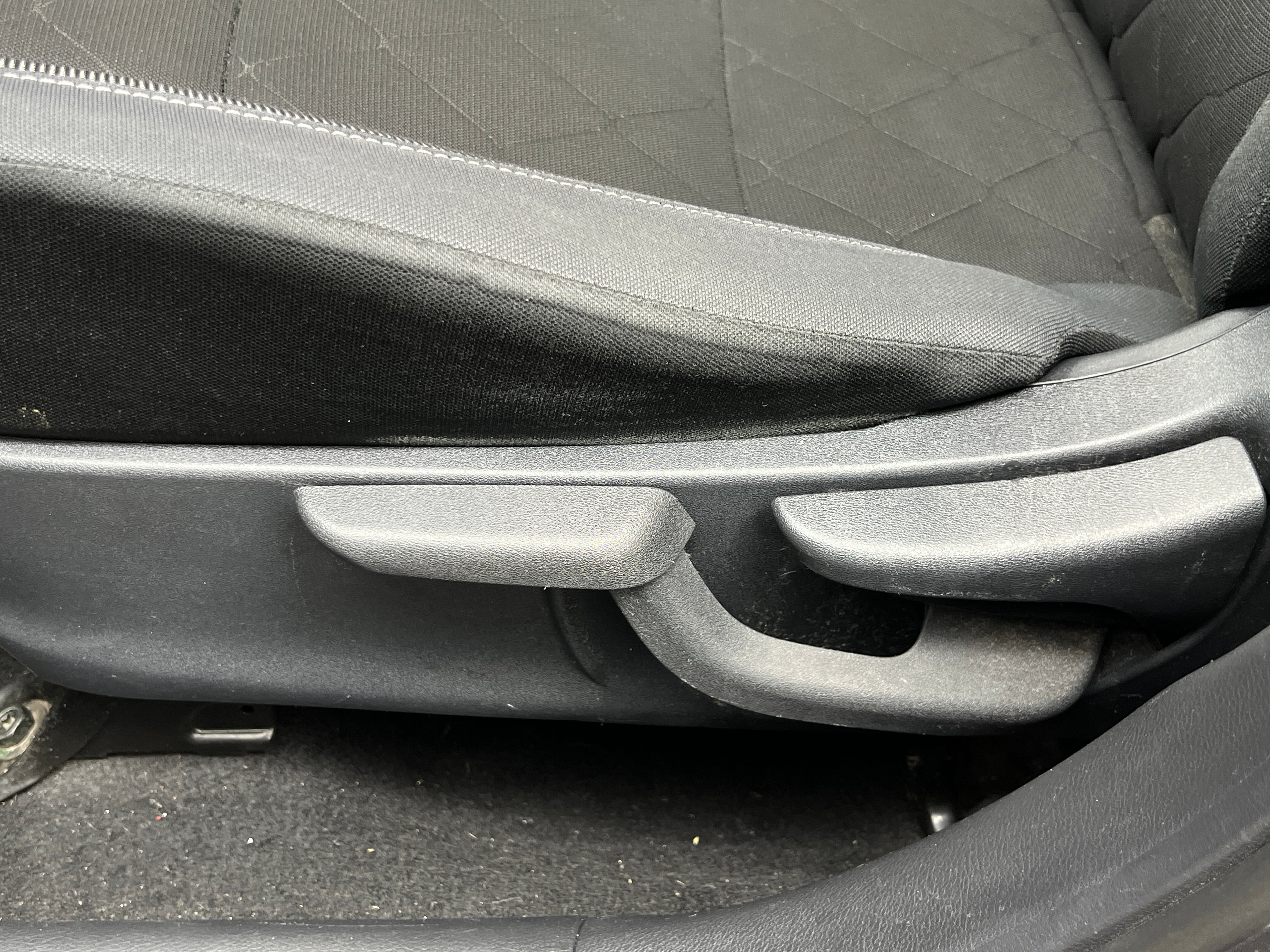 Used 2019 Nissan Kicks SV with VIN 3N1CP5CU0KL547248 for sale in Colonial Heights, VA
