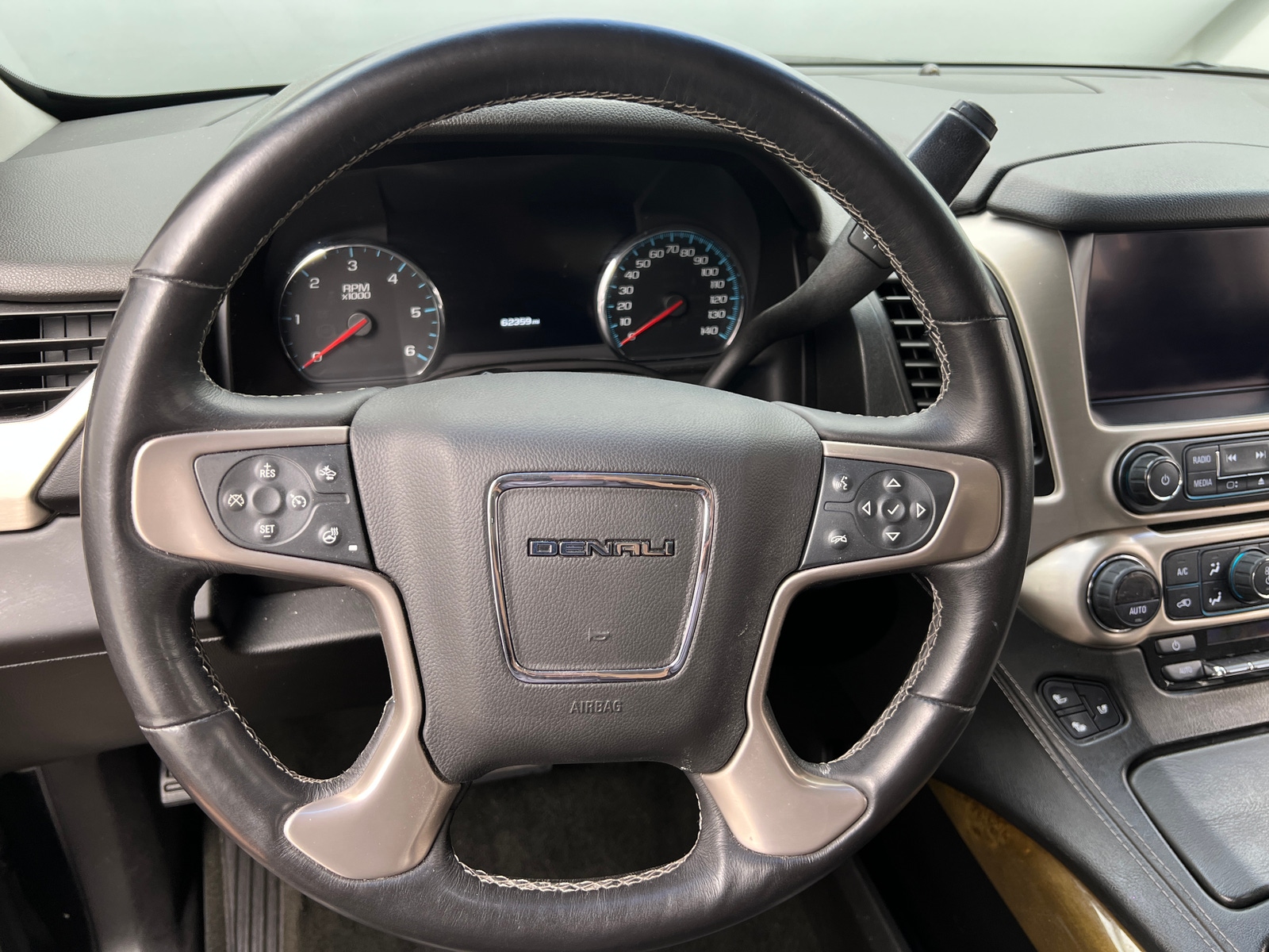 Thumbnail: 2017 GMC Yukon - 4