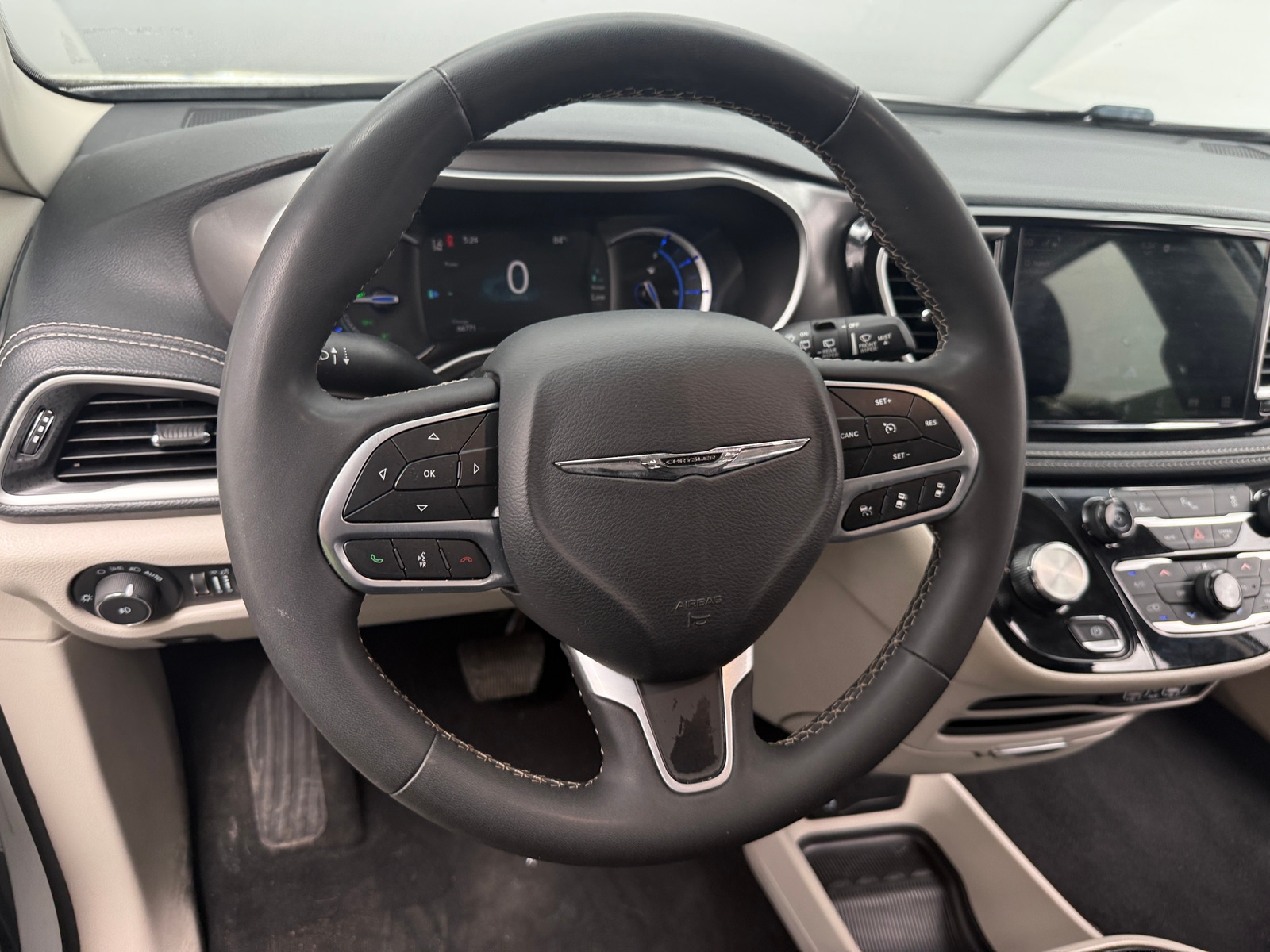 Thumbnail: 2024 Chrysler Pacifica - 4