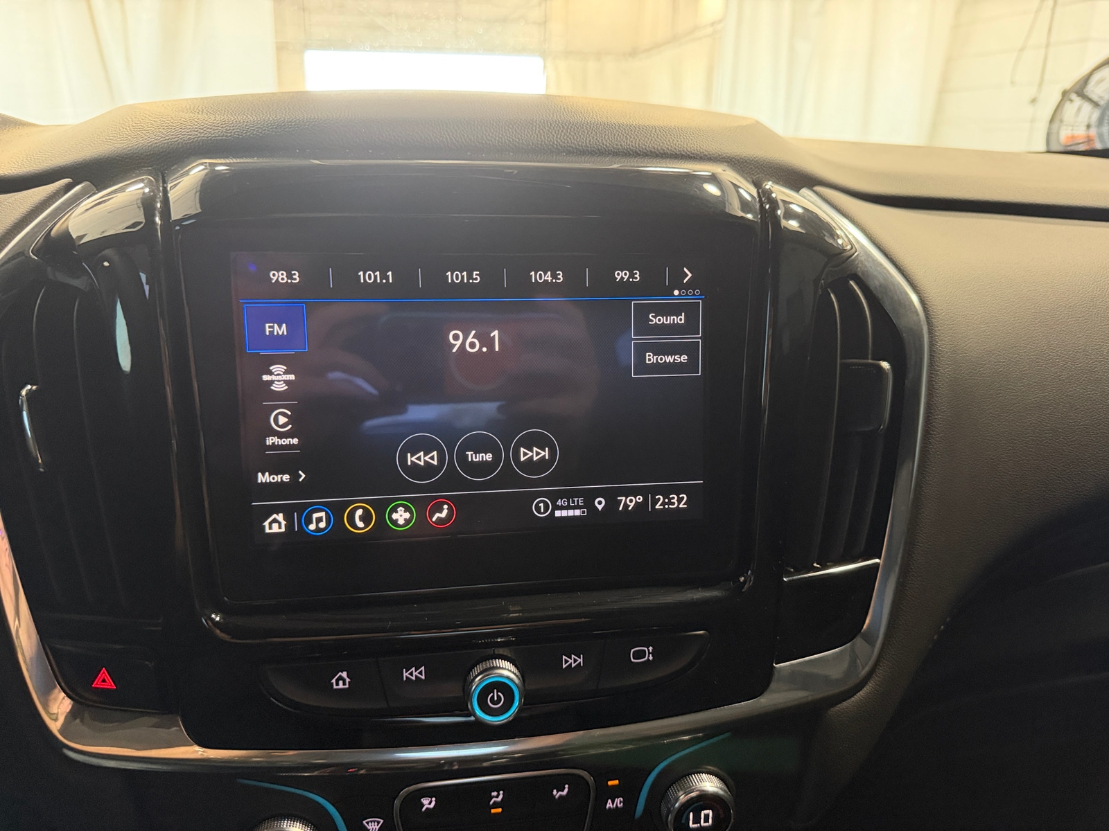 Thumbnail: 2023 Chevrolet Traverse - 4