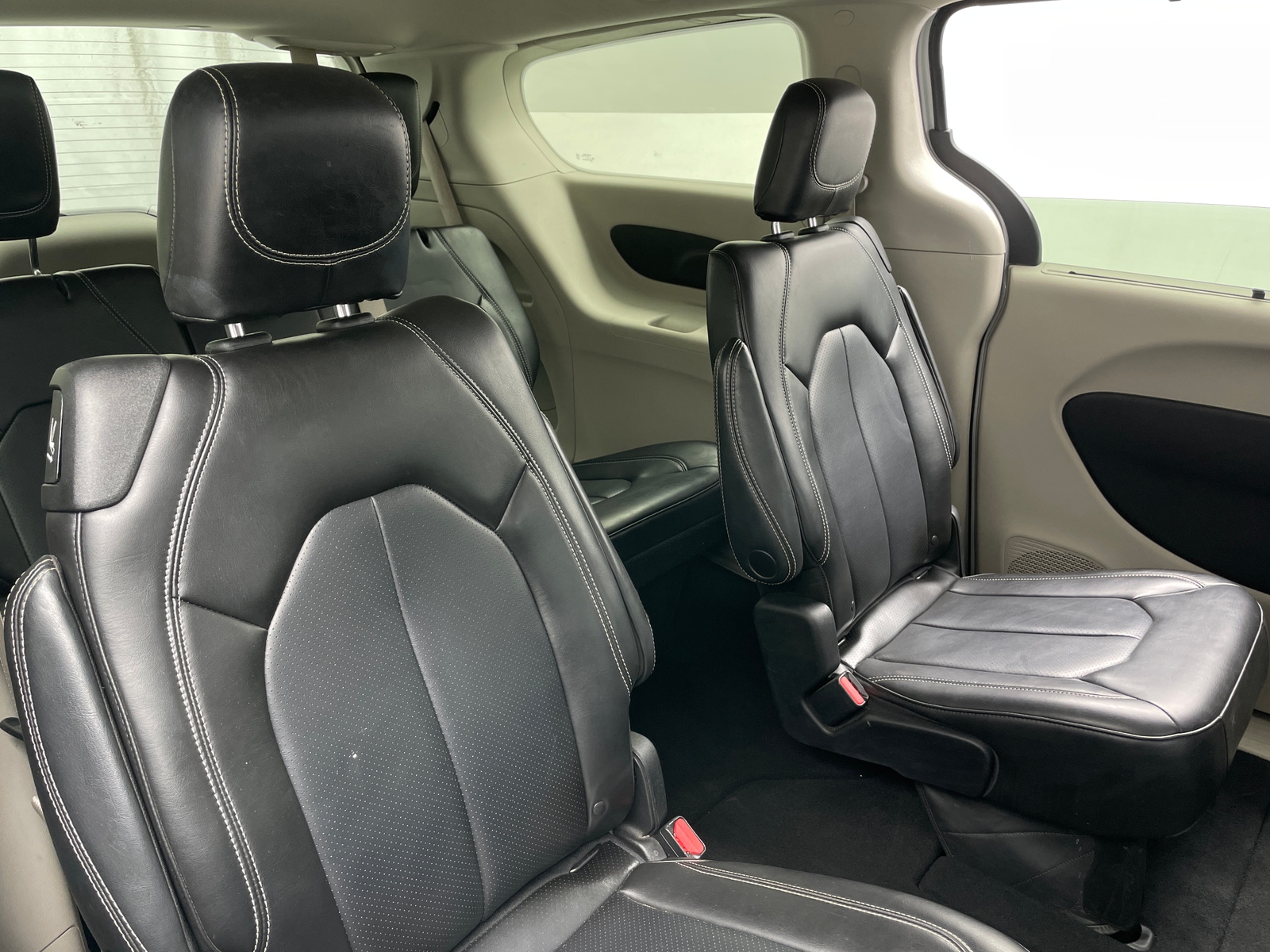 Thumbnail: 2023 Chrysler Pacifica - 5
