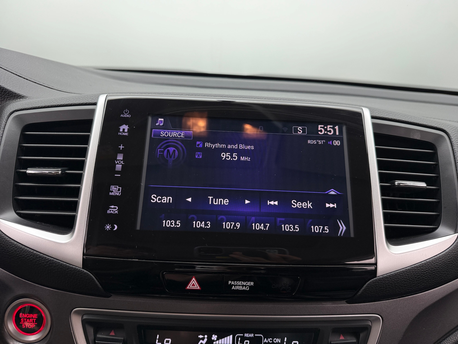 Thumbnail: 2017 Honda Pilot - 3