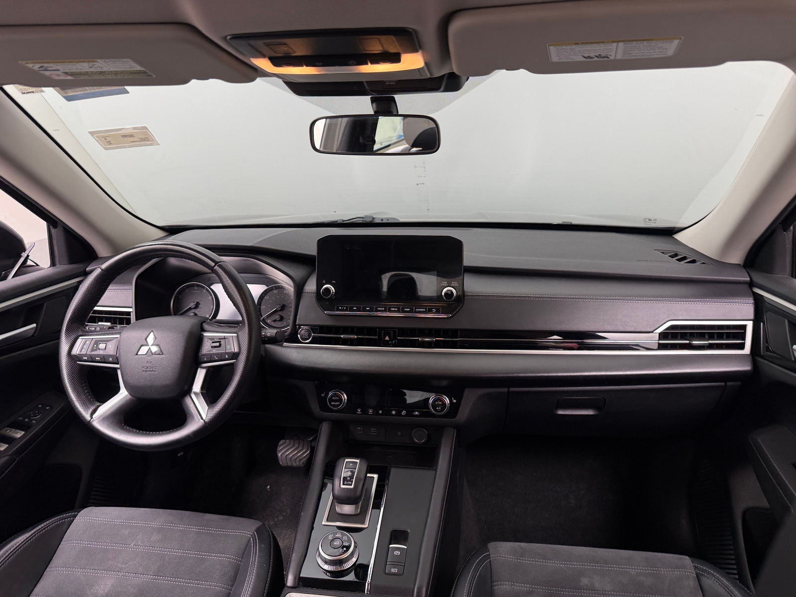 Thumbnail: 2024 Mitsubishi Outlander - 2