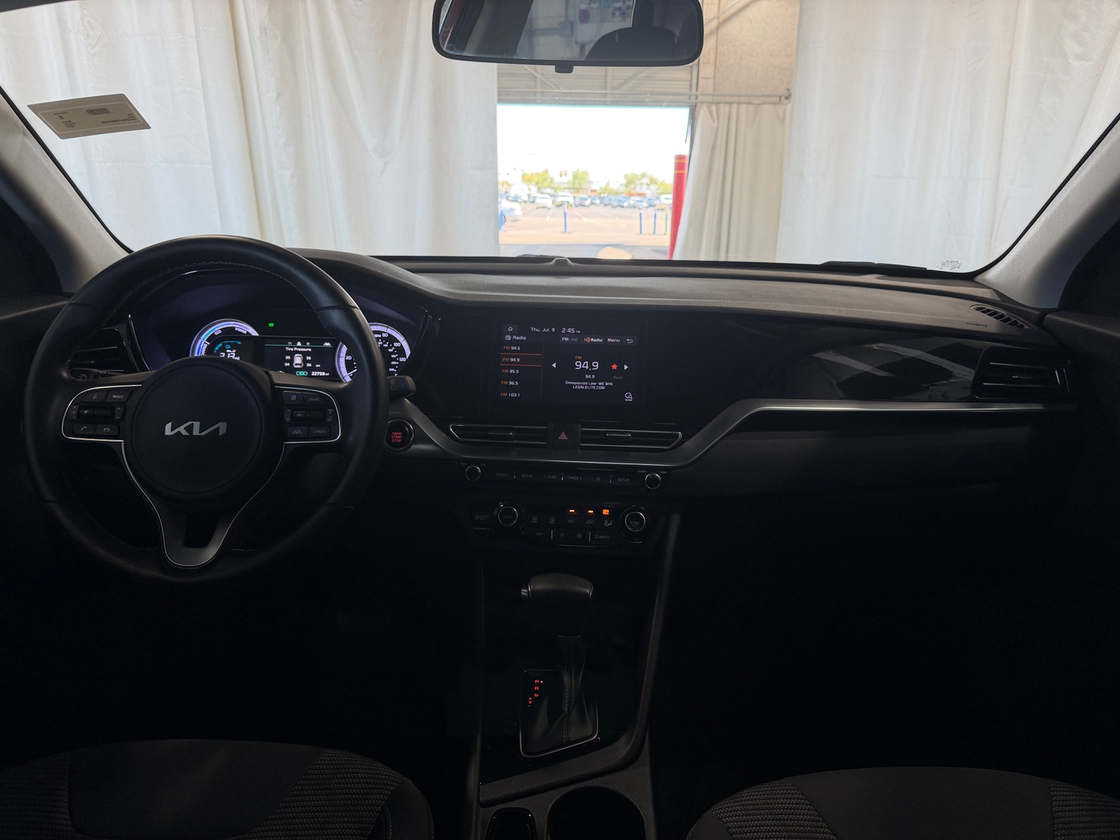 Thumbnail: 2022 Kia Niro - 3