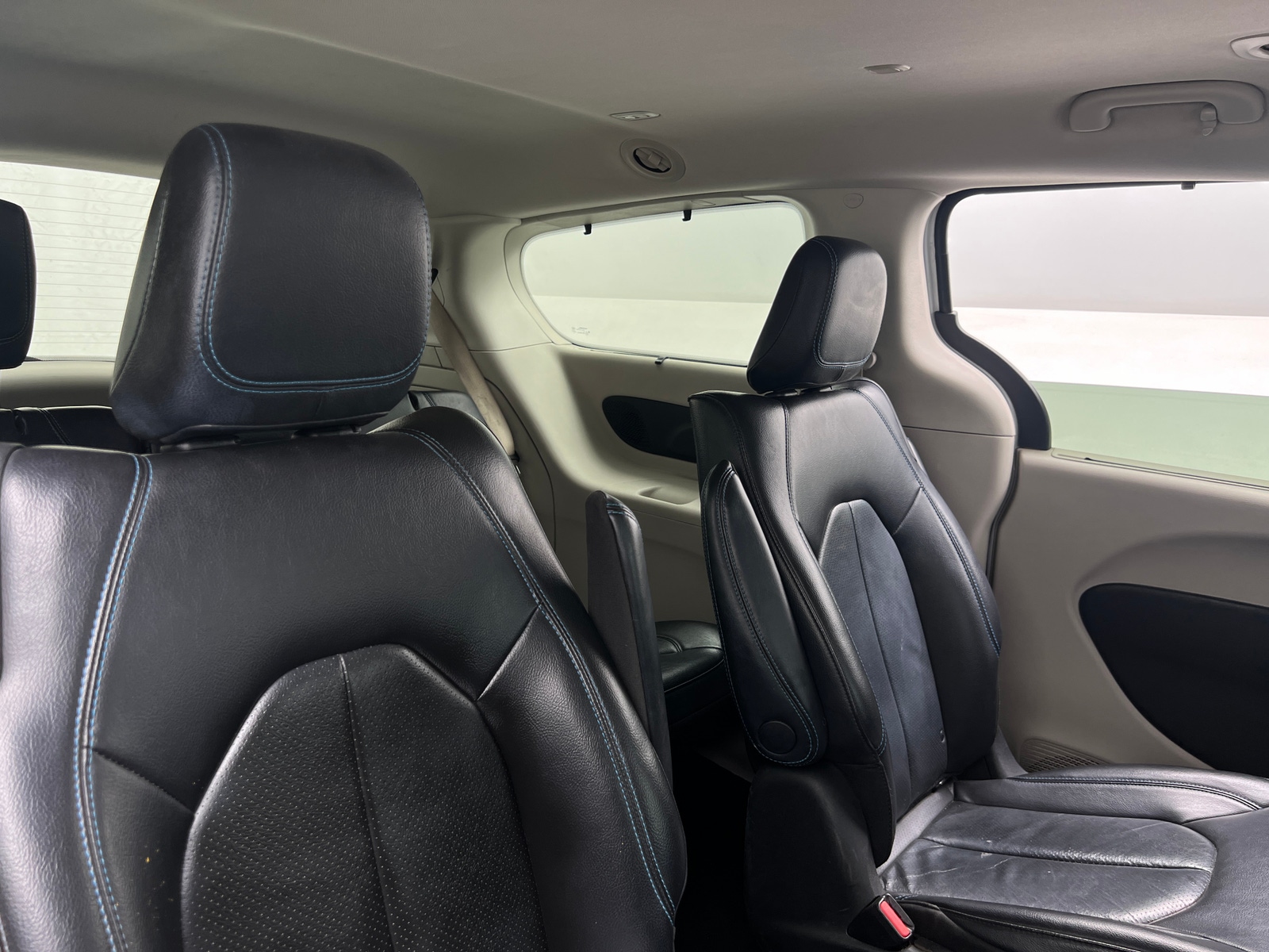 Thumbnail: 2021 Chrysler Pacifica - 5