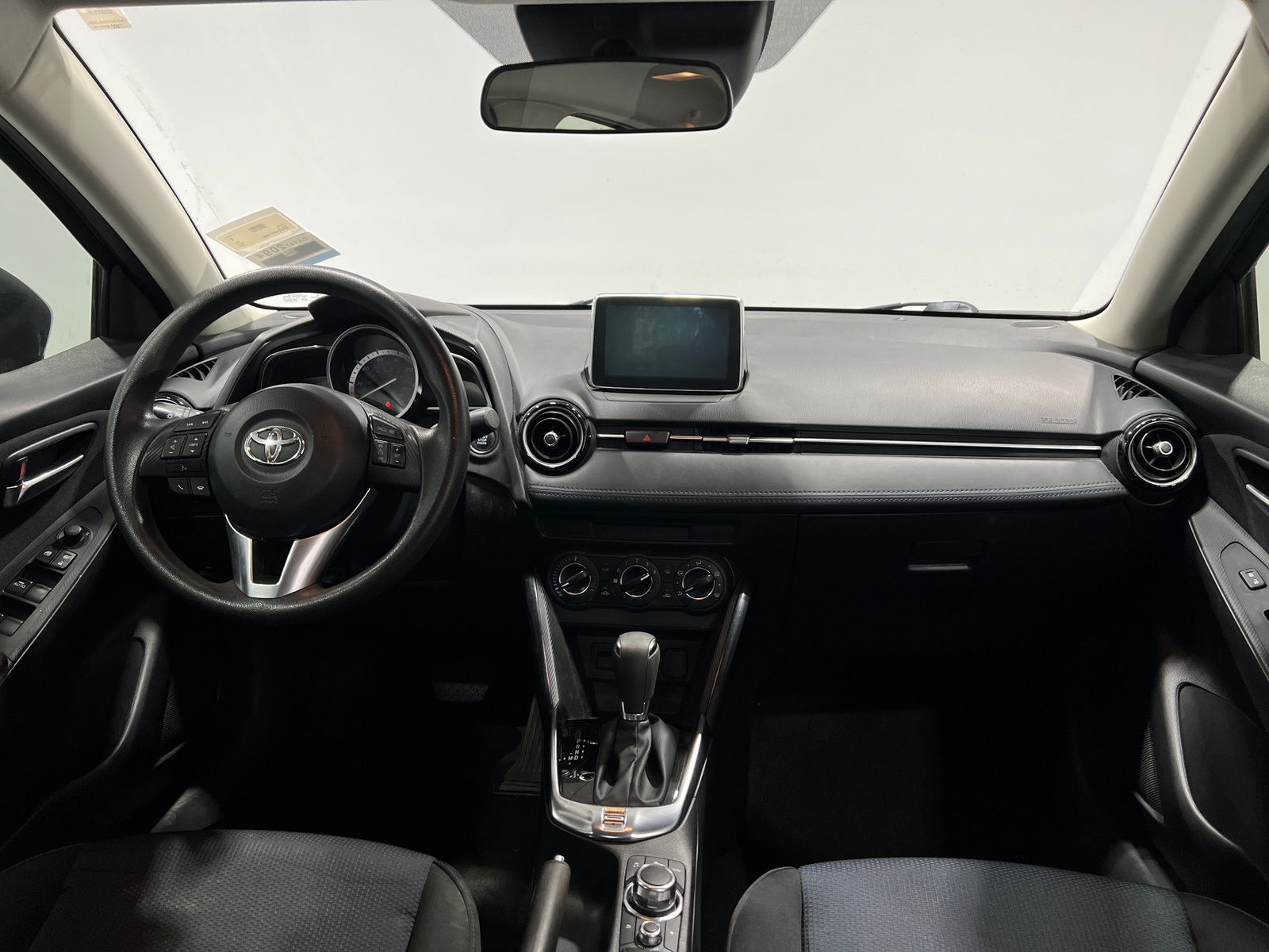 Thumbnail: 2017 Toyota Yaris iA - 3