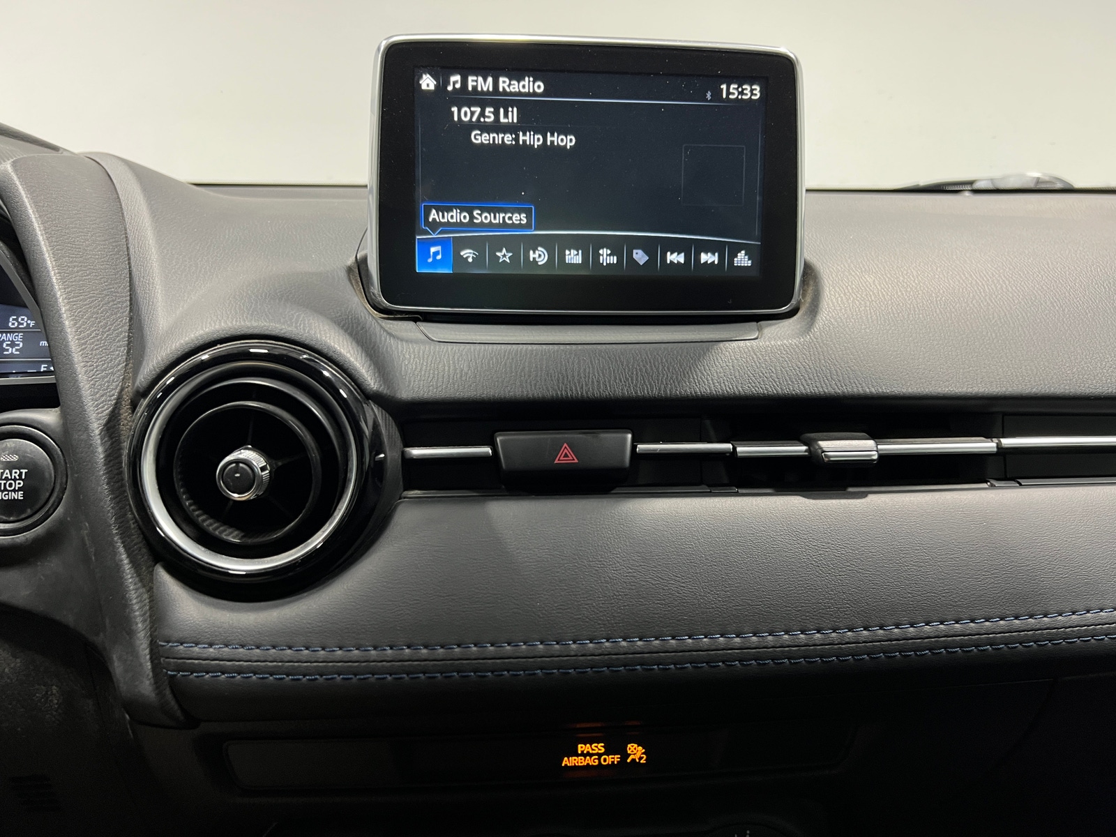 Thumbnail: 2017 Toyota Yaris iA - 4