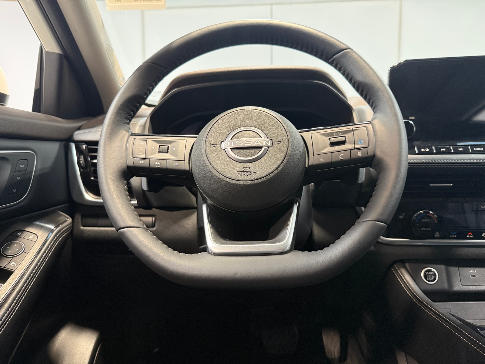 Thumbnail: 2023 Nissan Rogue - 4