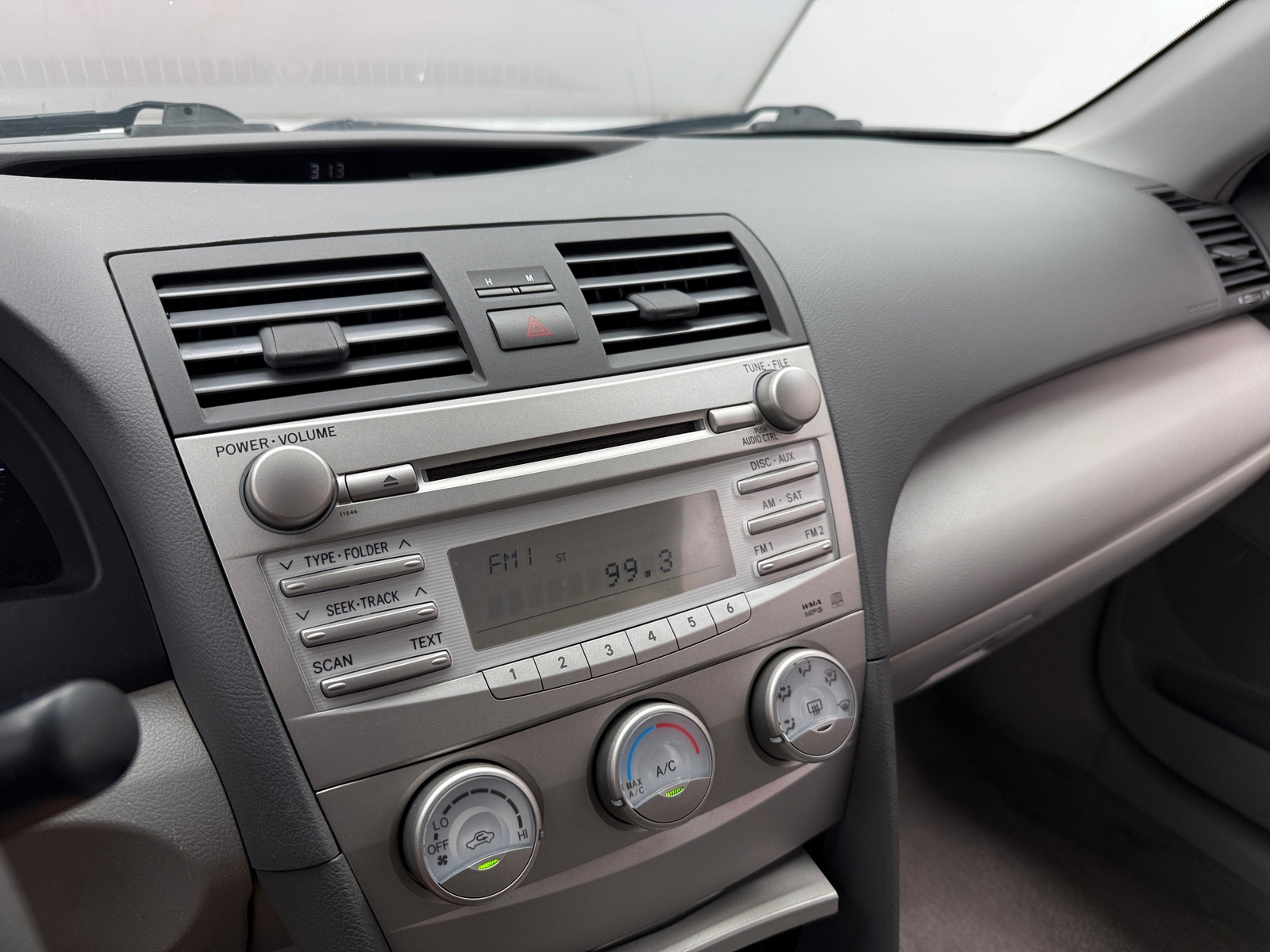 Thumbnail: 2011 Toyota Camry - 4