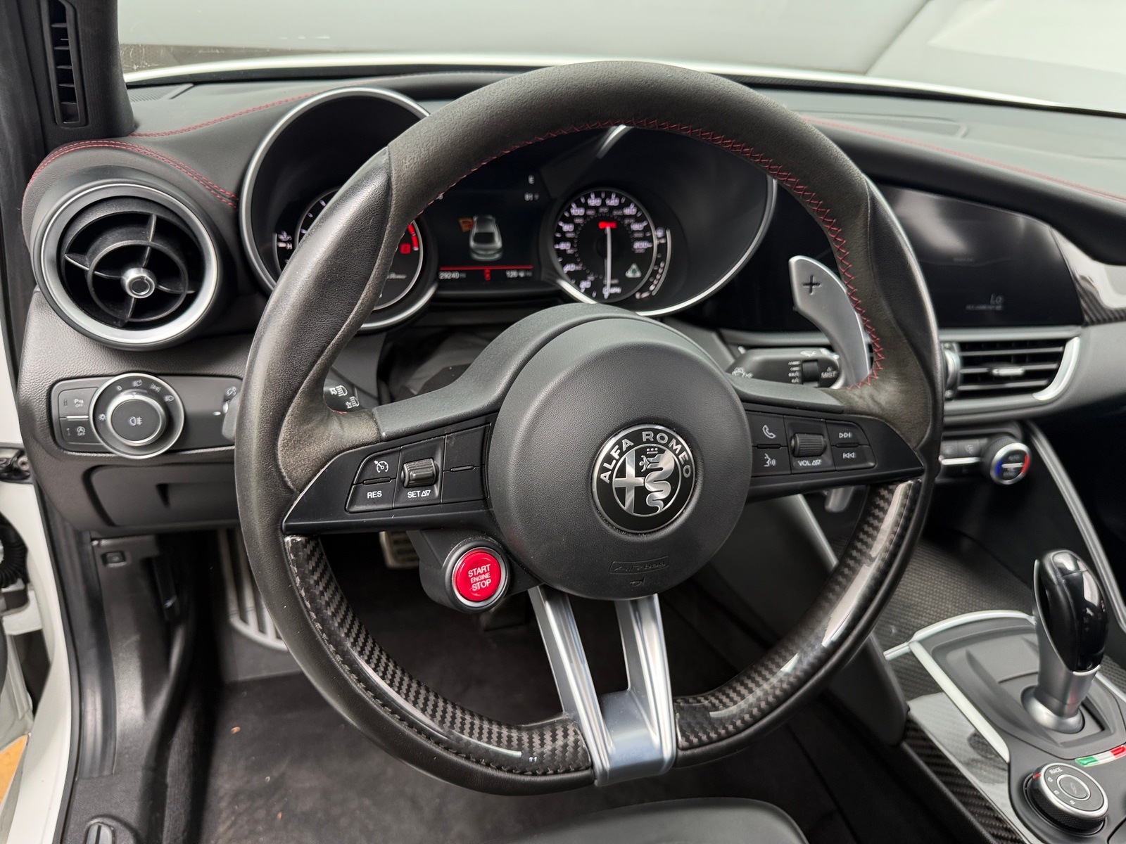 Thumbnail: 2018 Alfa Romeo Giulia - 4