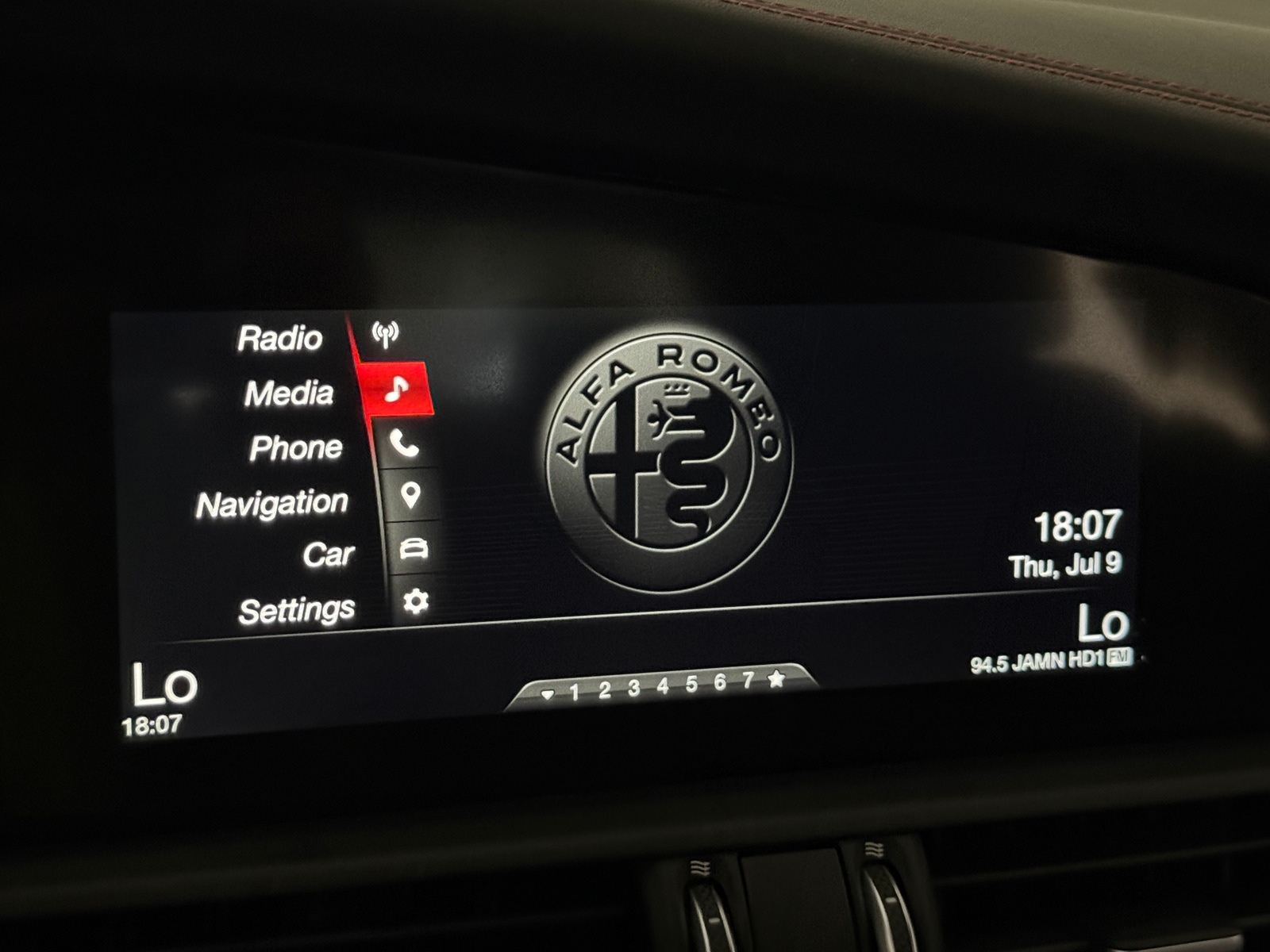 Thumbnail: 2018 Alfa Romeo Giulia - 3