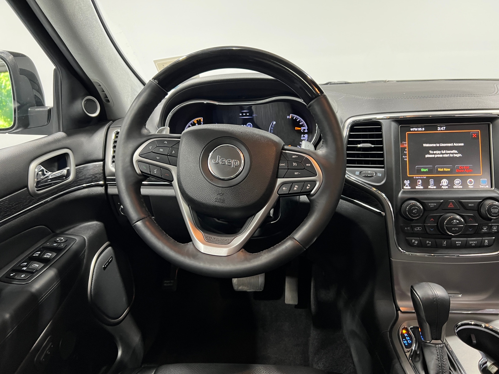 Thumbnail: 2017 Jeep Grand Cherokee - 4