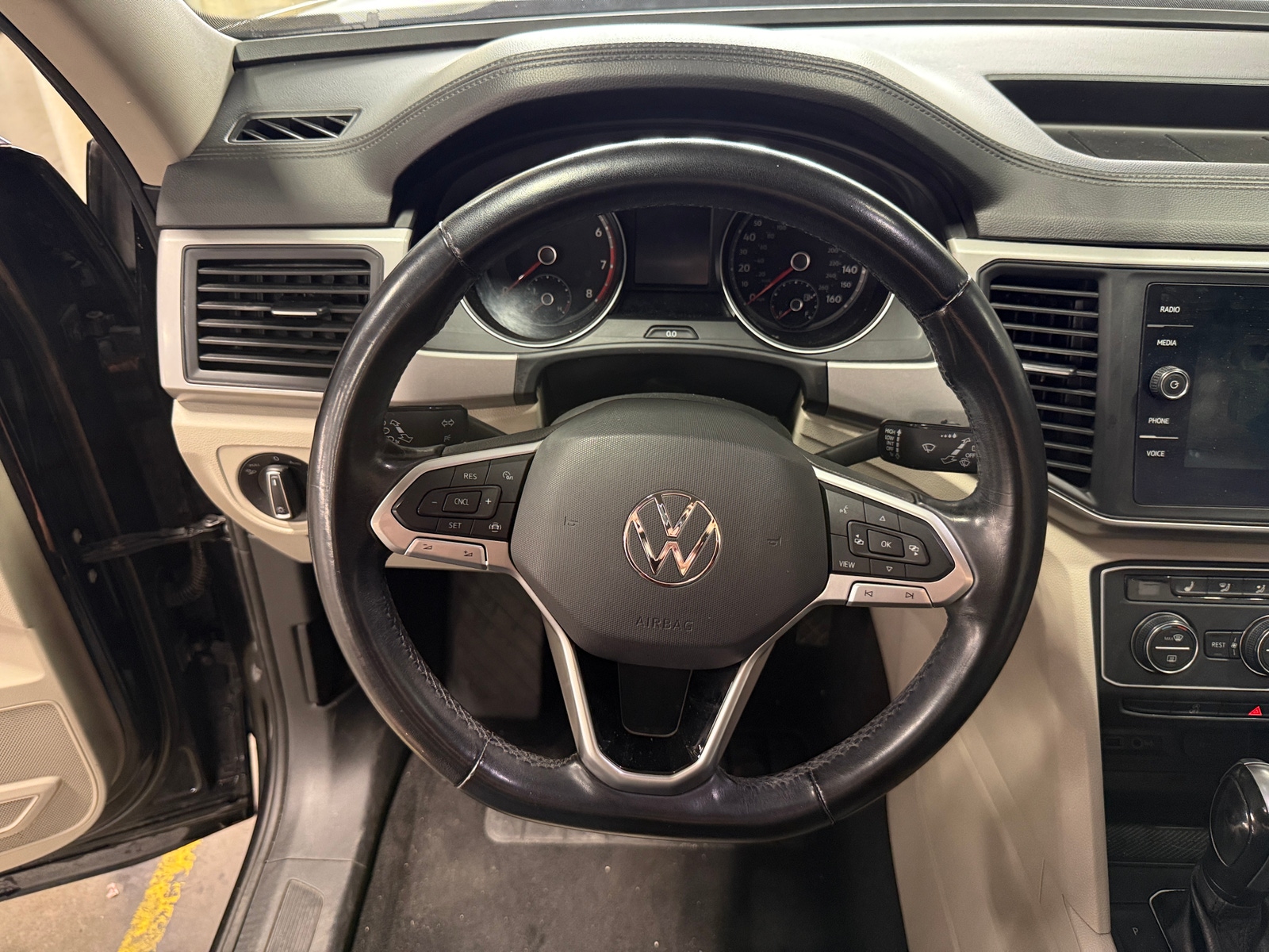 Thumbnail: 2021 Volkswagen Atlas - 4