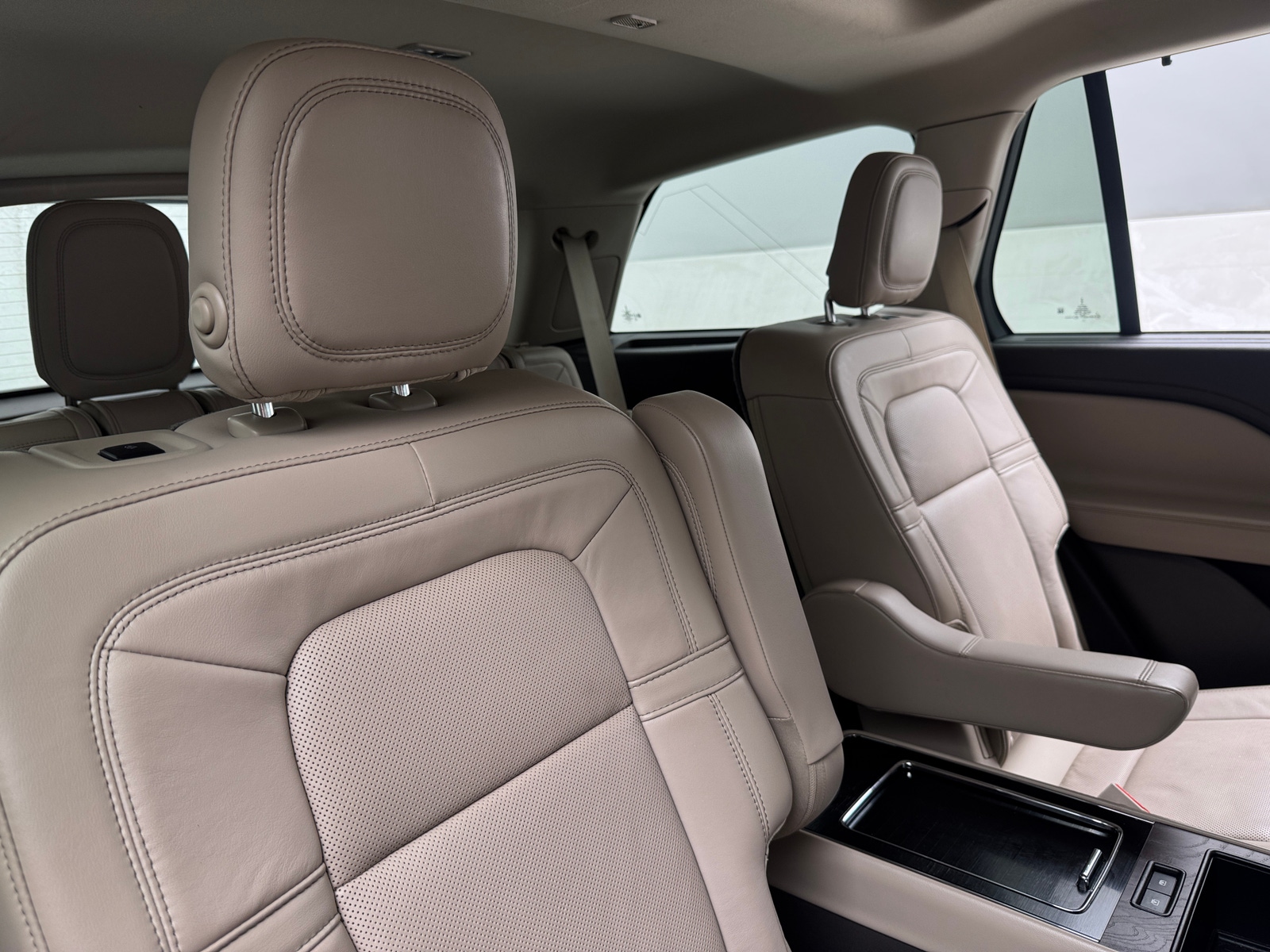 Thumbnail: 2020 Lincoln Aviator - 5
