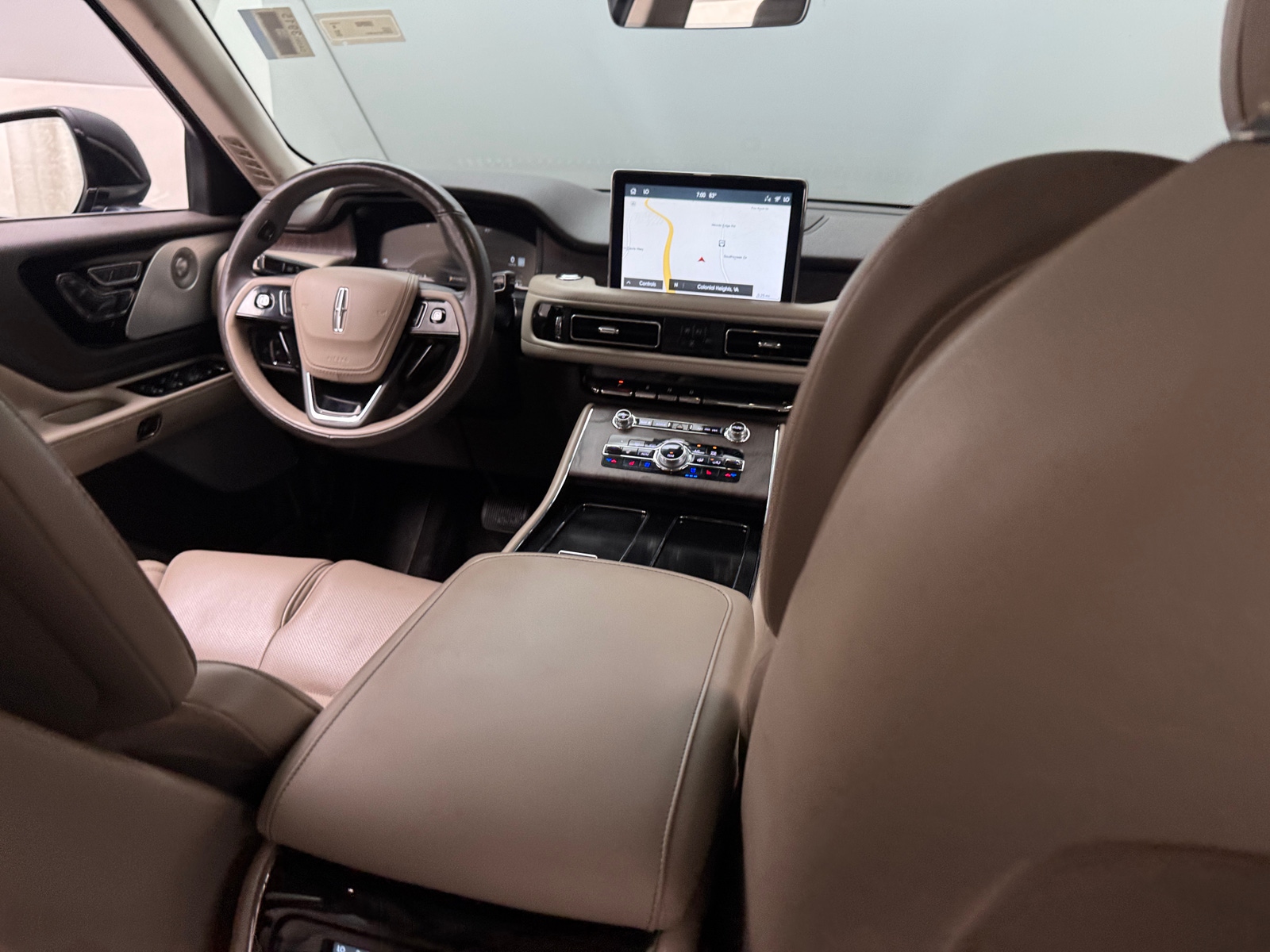 Thumbnail: 2020 Lincoln Aviator - 2