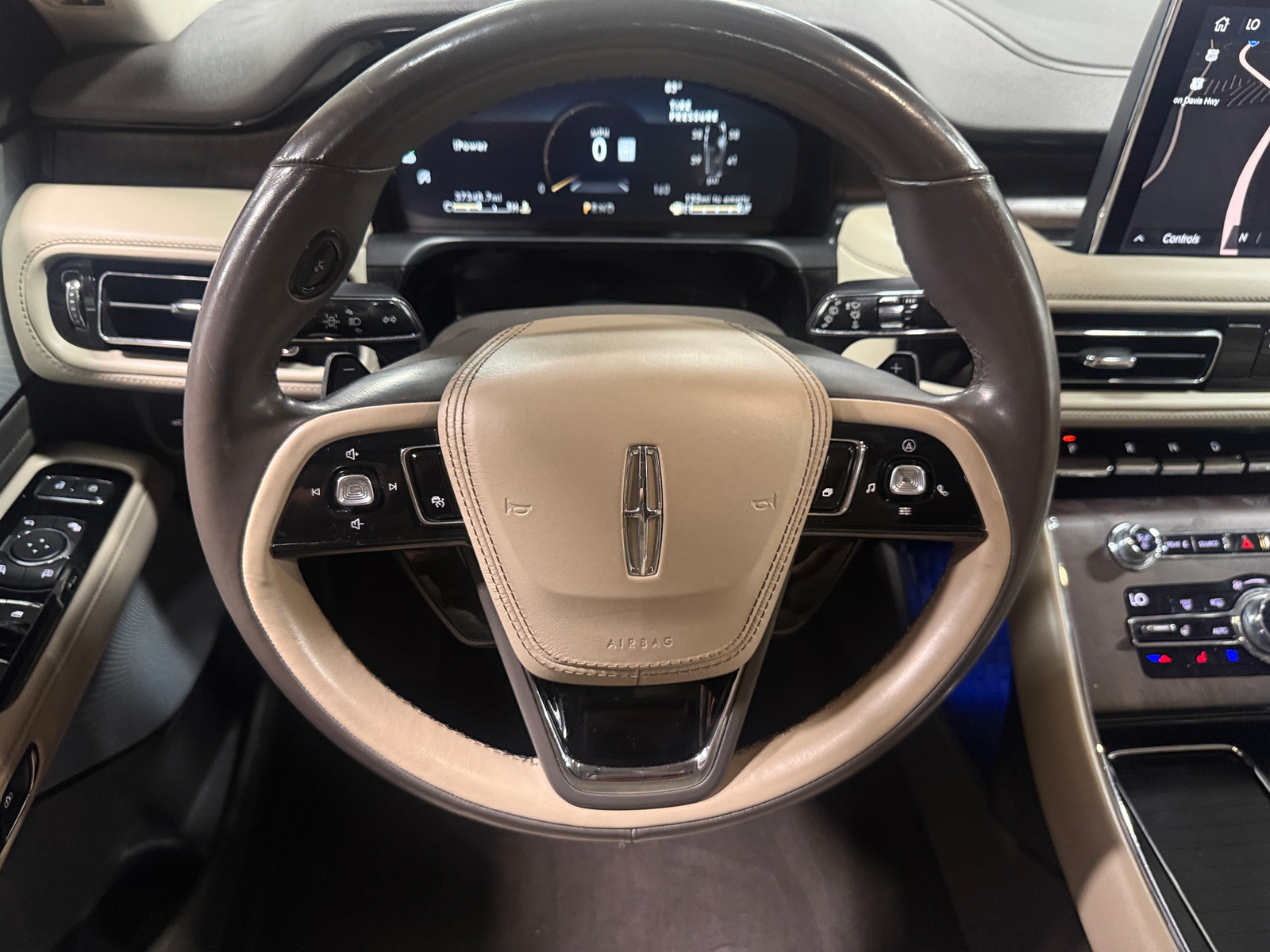 Thumbnail: 2020 Lincoln Aviator - 4