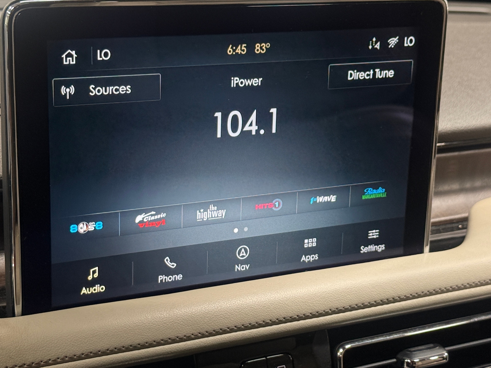Thumbnail: 2020 Lincoln Aviator - 3
