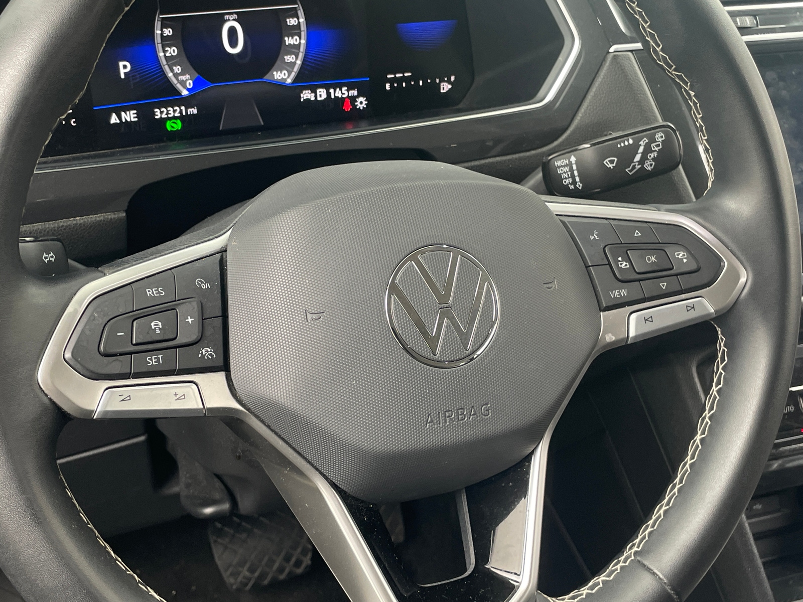 Thumbnail: 2023 Volkswagen Tiguan - 4