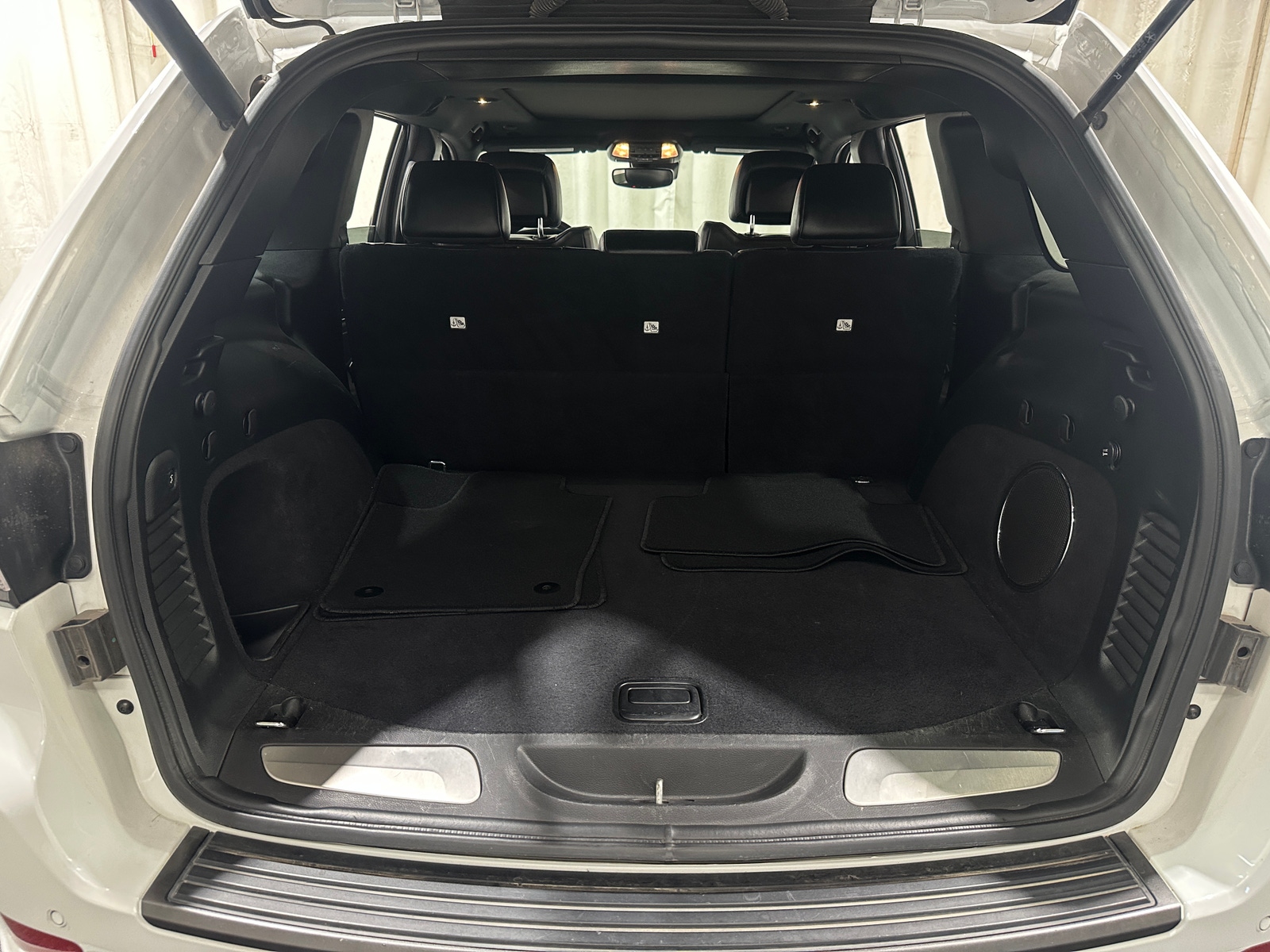 Thumbnail: 2019 Jeep Grand Cherokee - 6