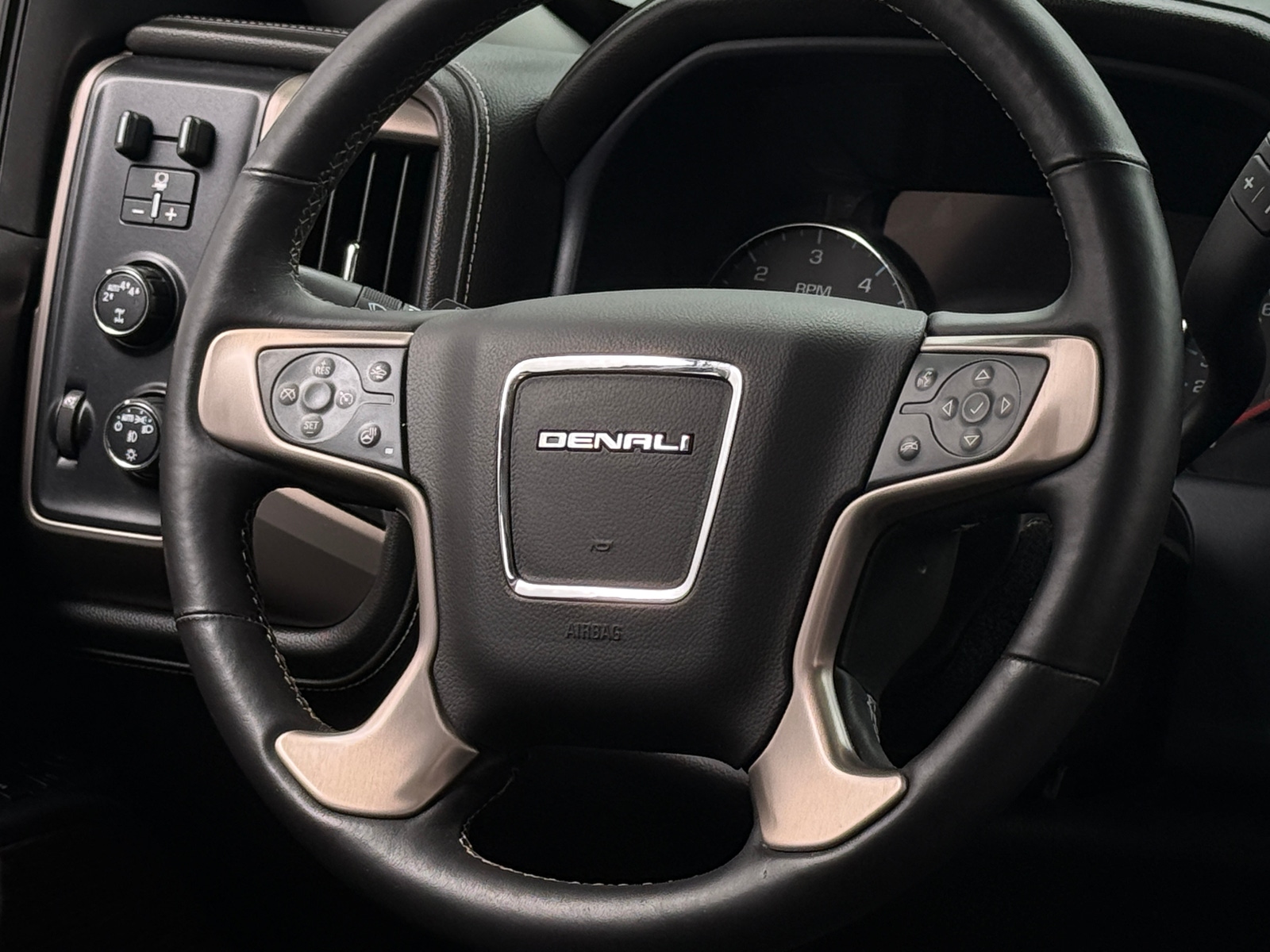 Thumbnail: 2017 GMC Sierra 1500 - 4
