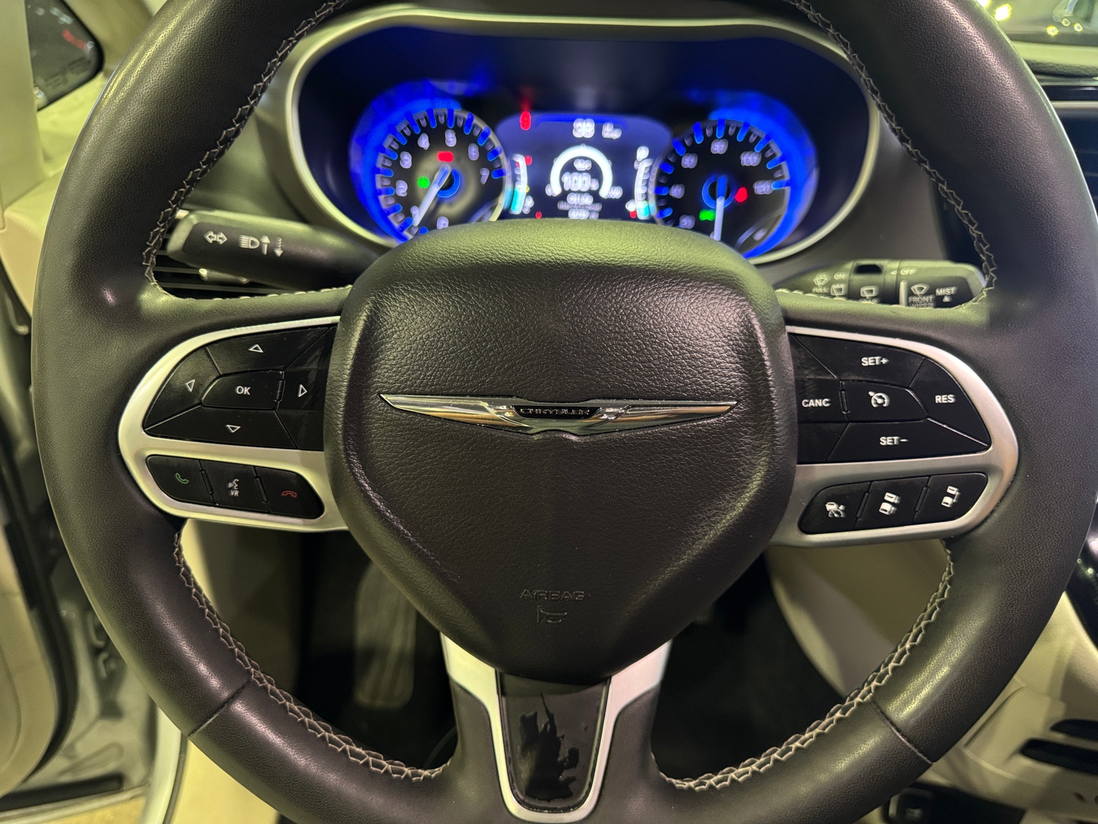 Thumbnail: 2024 Chrysler Pacifica - 4
