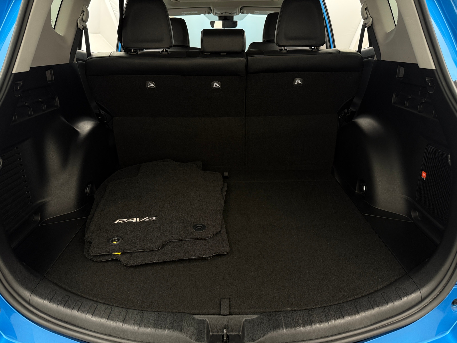 Thumbnail: 2016 Toyota RAV4 - 6