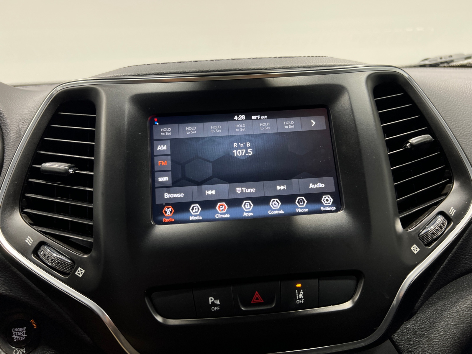 Thumbnail: 2021 Jeep Cherokee - 4