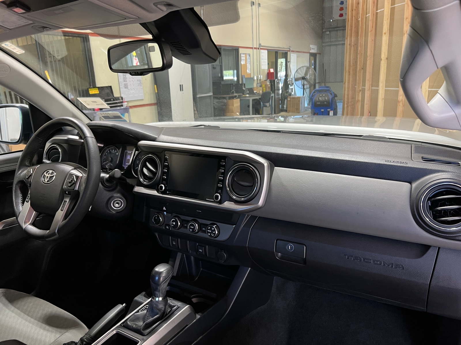 Thumbnail: 2020 Toyota Tacoma - 3