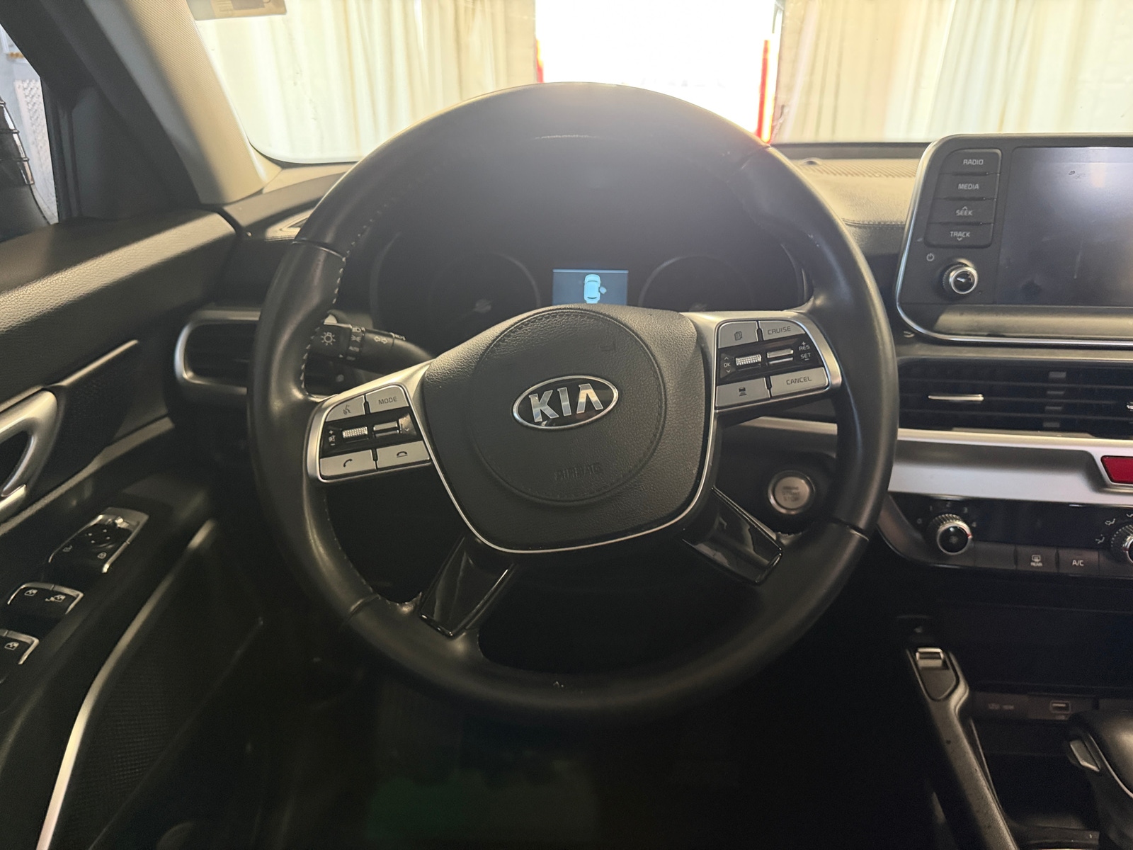 Thumbnail: 2021 Kia Telluride - 4