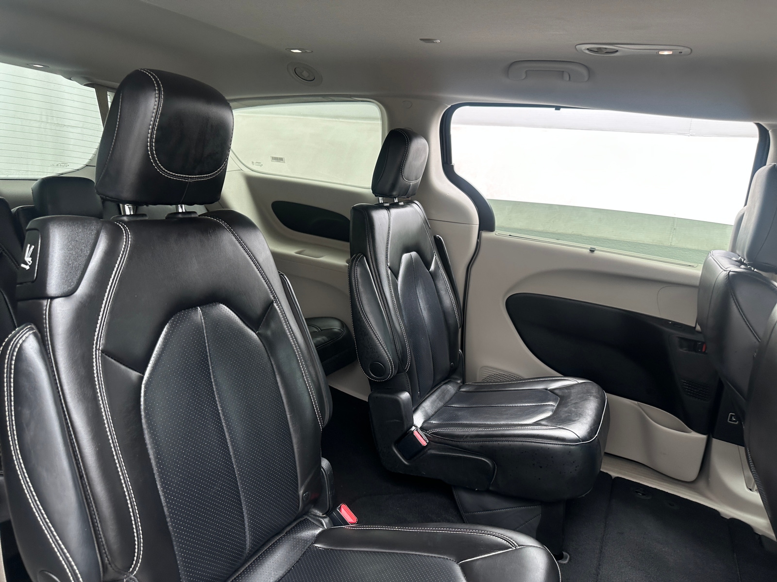 Thumbnail: 2023 Chrysler Pacifica - 5