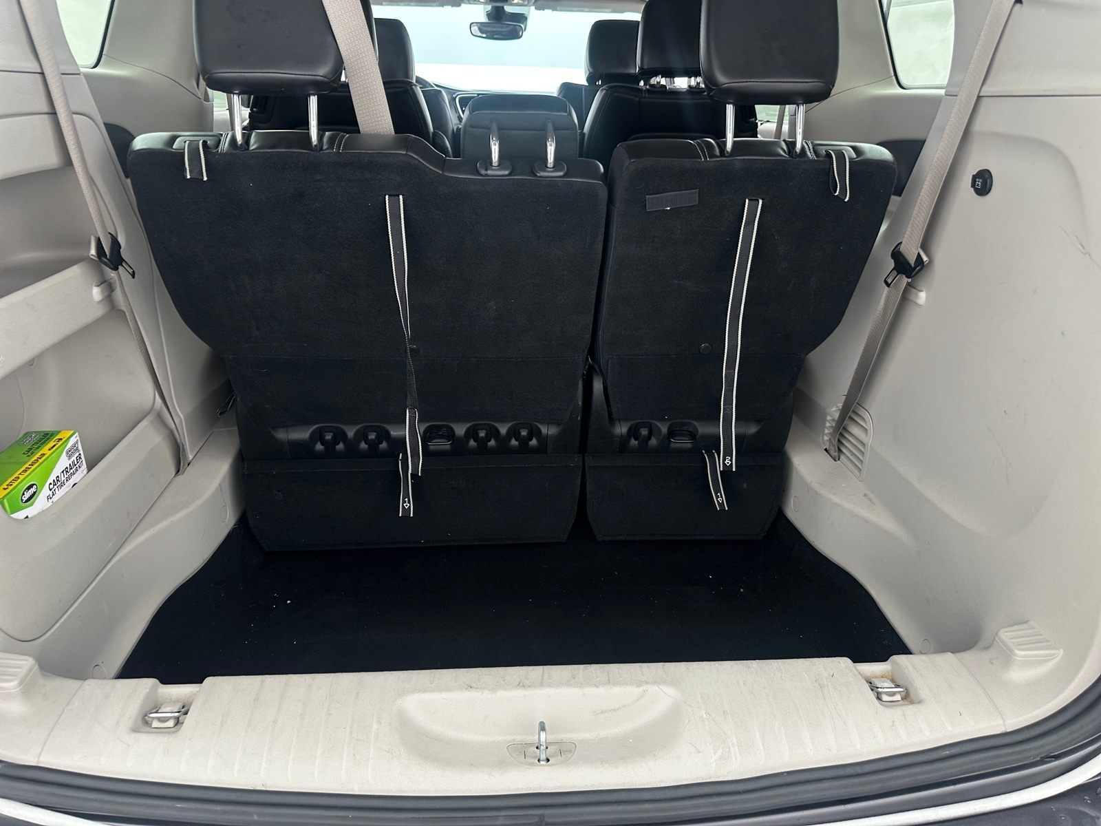 Thumbnail: 2023 Chrysler Pacifica - 6