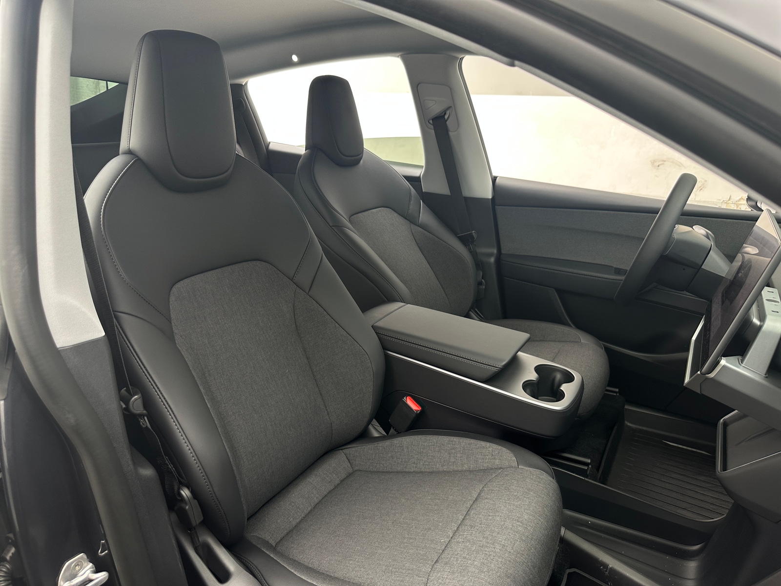 Thumbnail: 2026 Tesla Model Y - 2