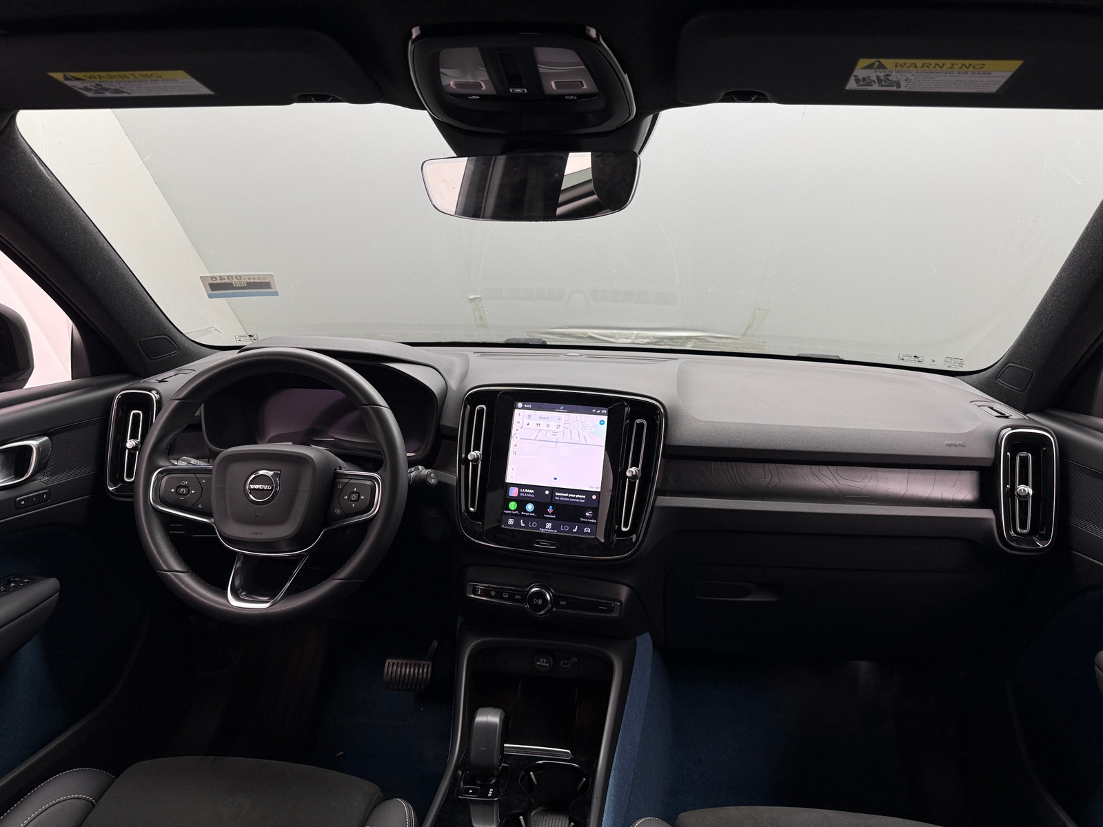 Thumbnail: 2023 Volvo XC40 - 3