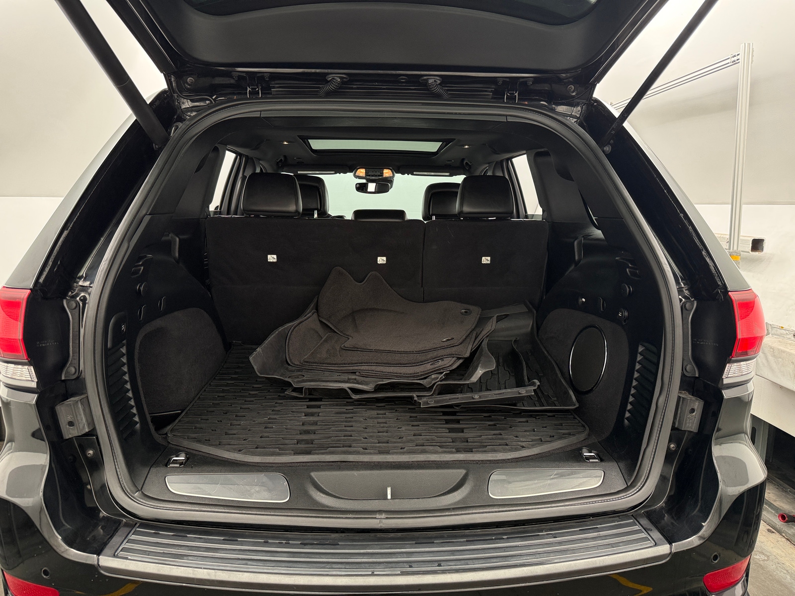 Thumbnail: 2018 Jeep Grand Cherokee - 6