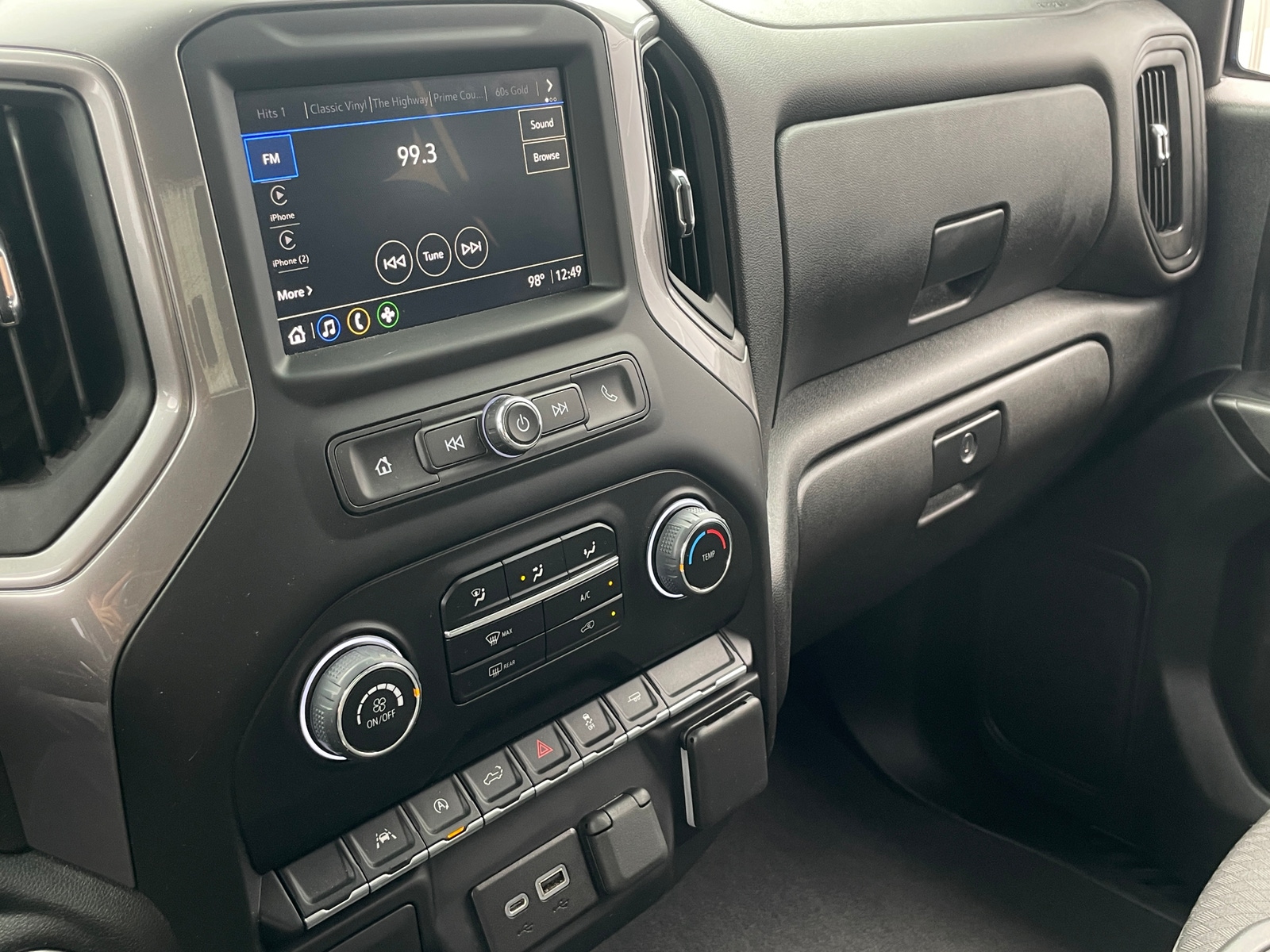 Thumbnail: 2022 Chevrolet Silverado 1500 - 4