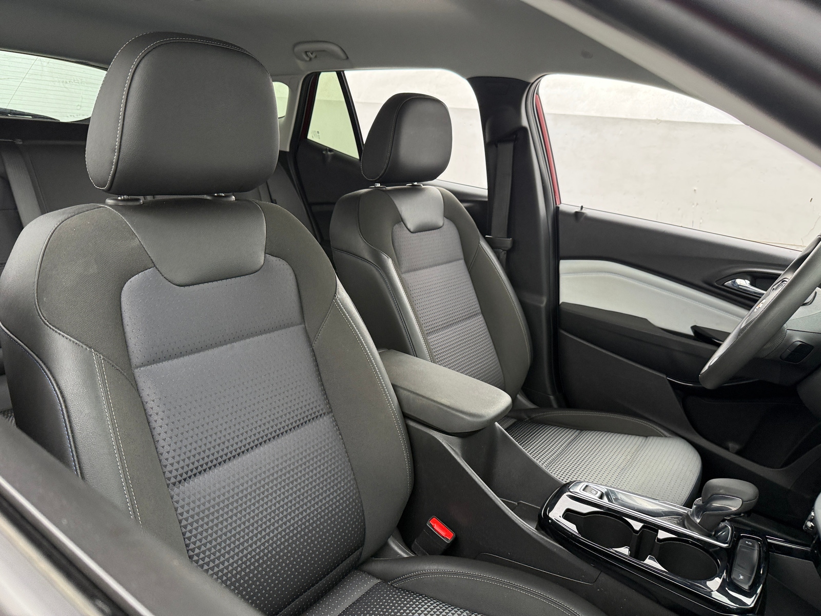 Thumbnail: 2025 Chevrolet Trax - 2