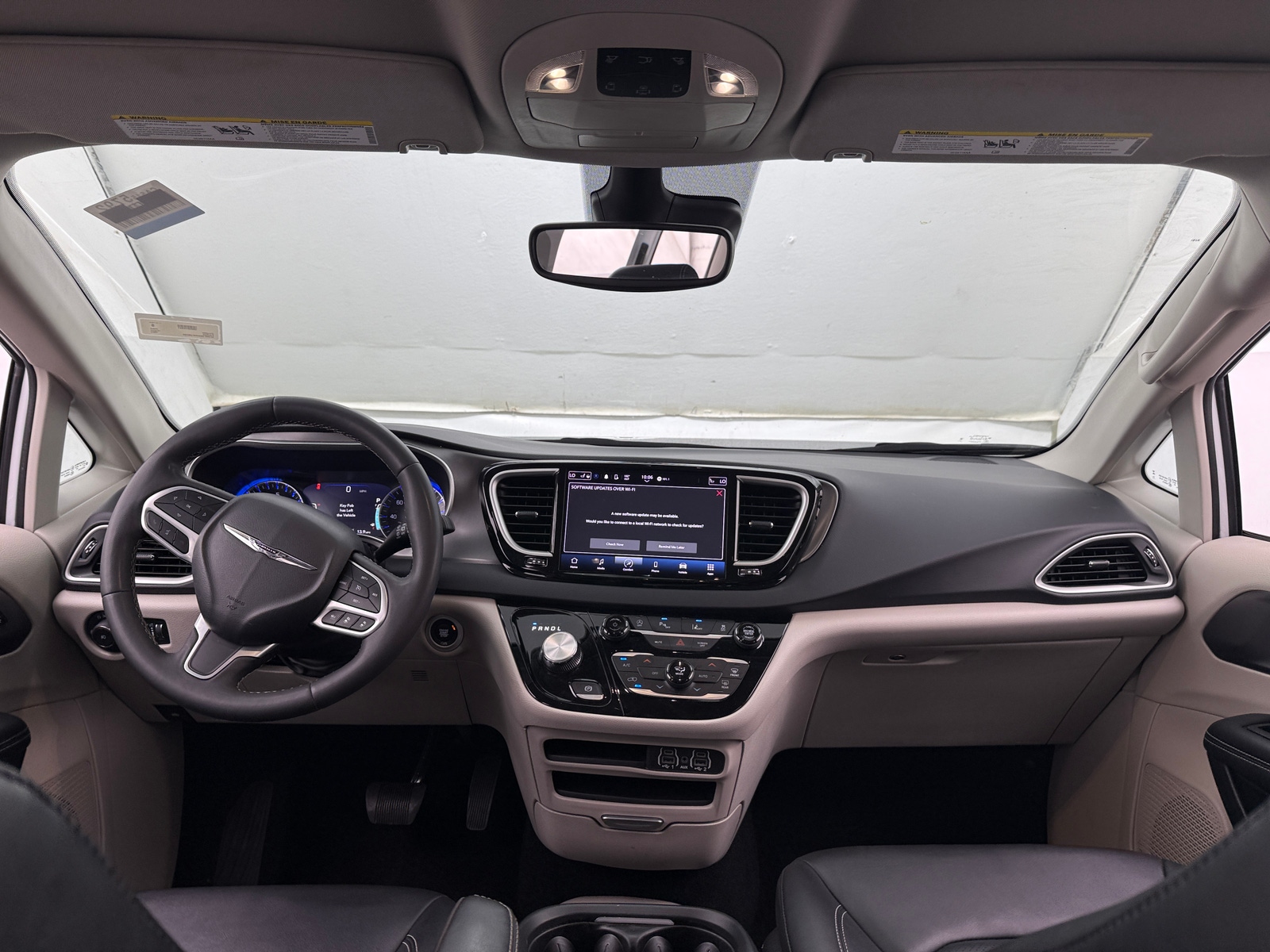 Thumbnail: 2024 Chrysler Pacifica - 3